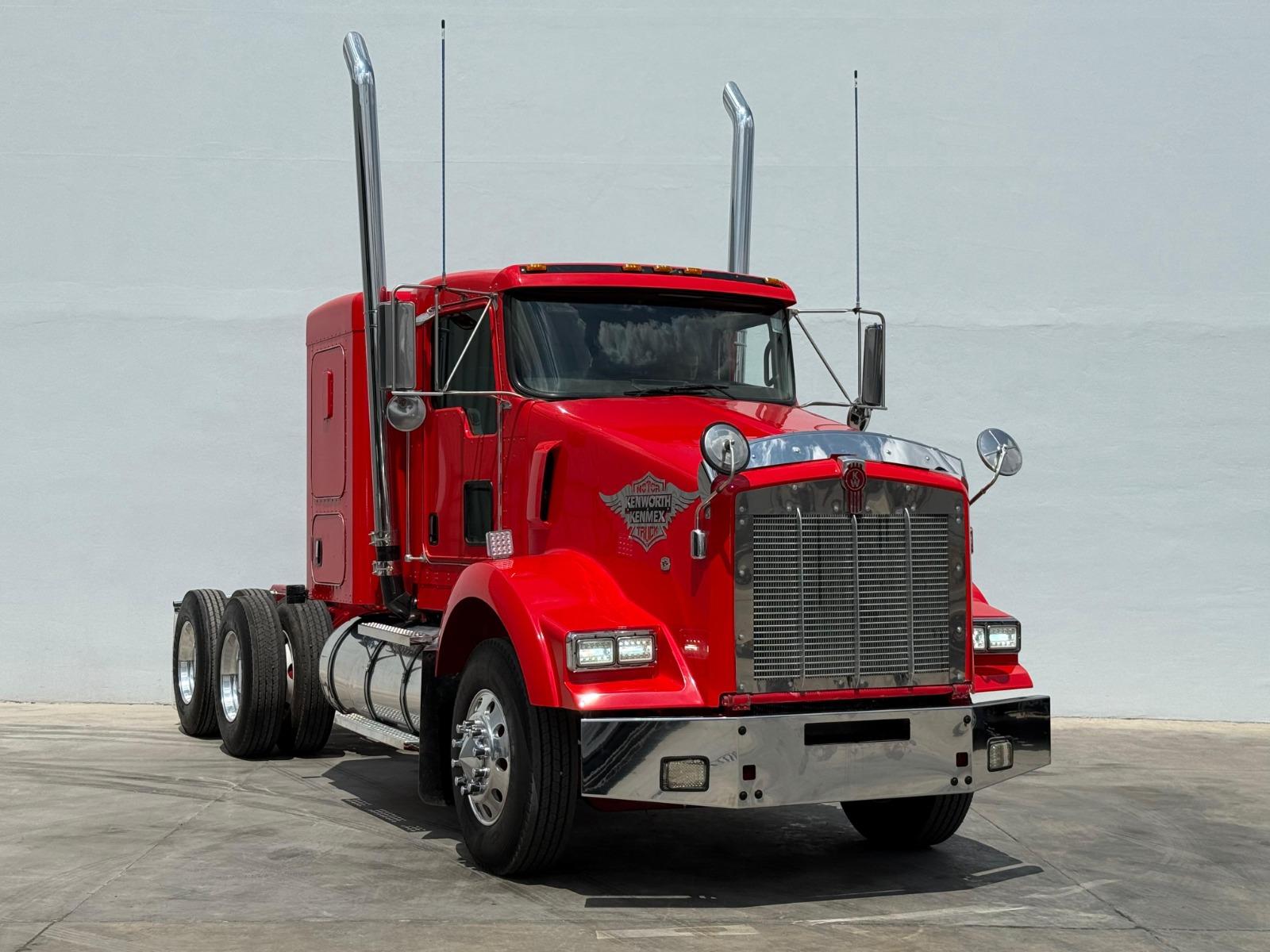 2018 KENWORTH T800 - FRONT_PASSENGER_SIDE