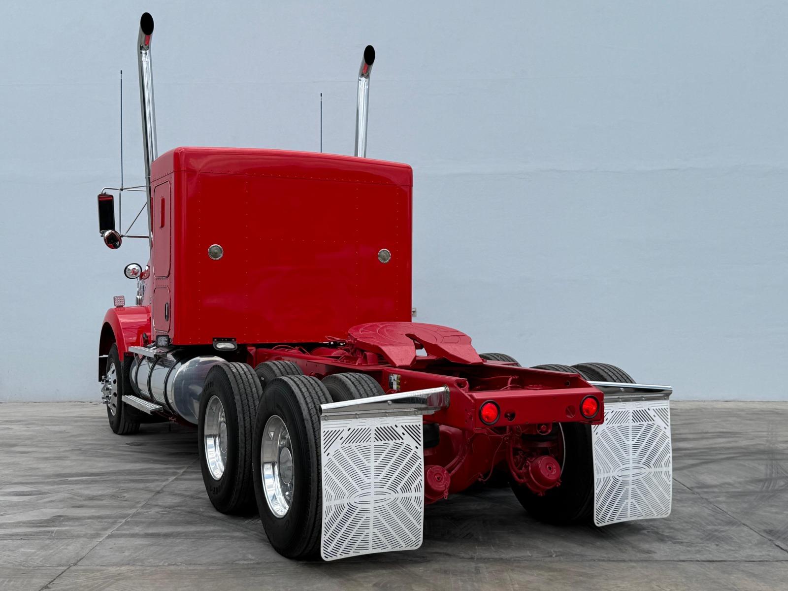 2018 KENWORTH T800 - REAR_PASSENGER_SIDE