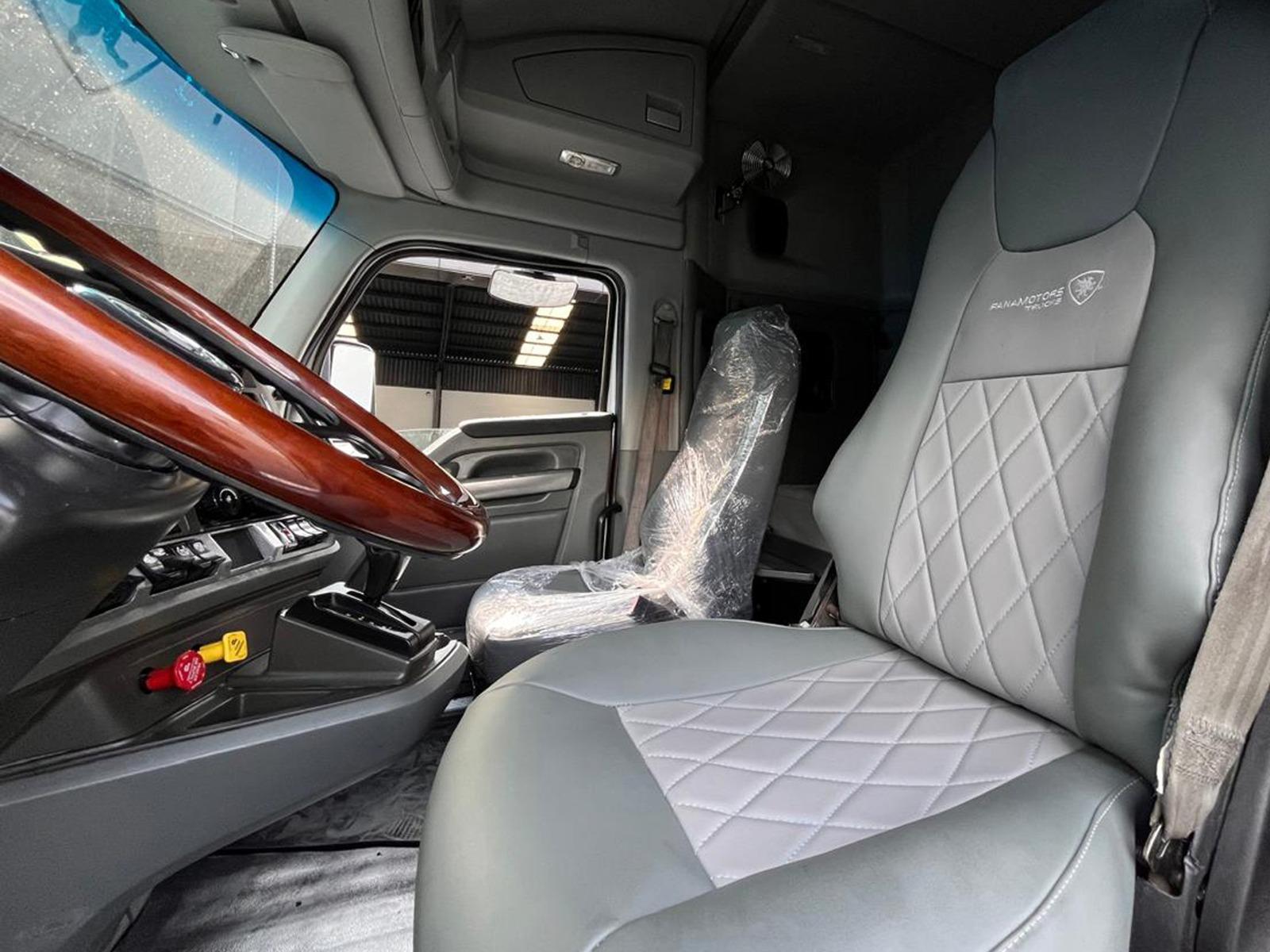 2018 KENWORTH T680 - SEATS_FRONT
