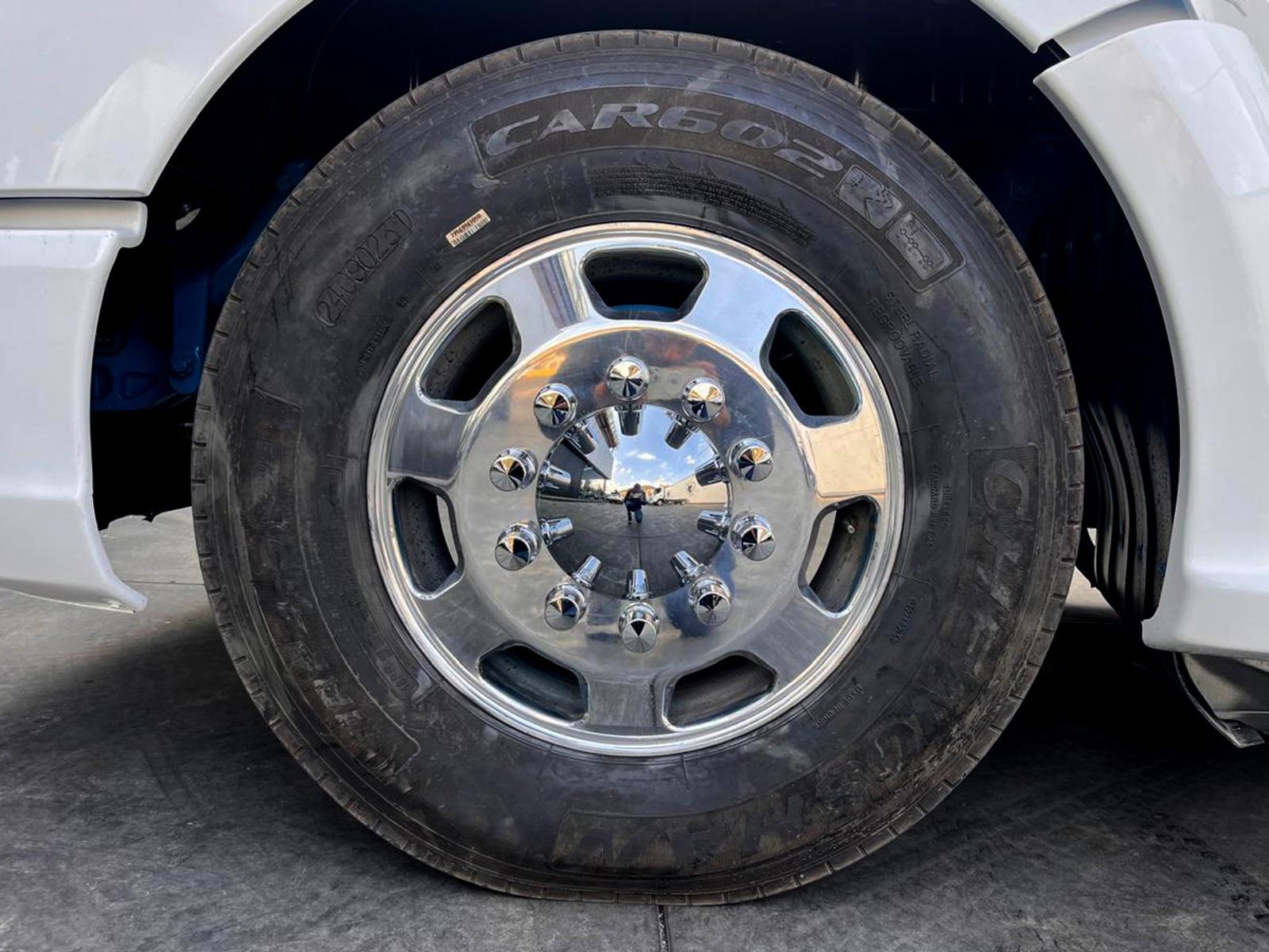 2018 KENWORTH T680 - TIRES