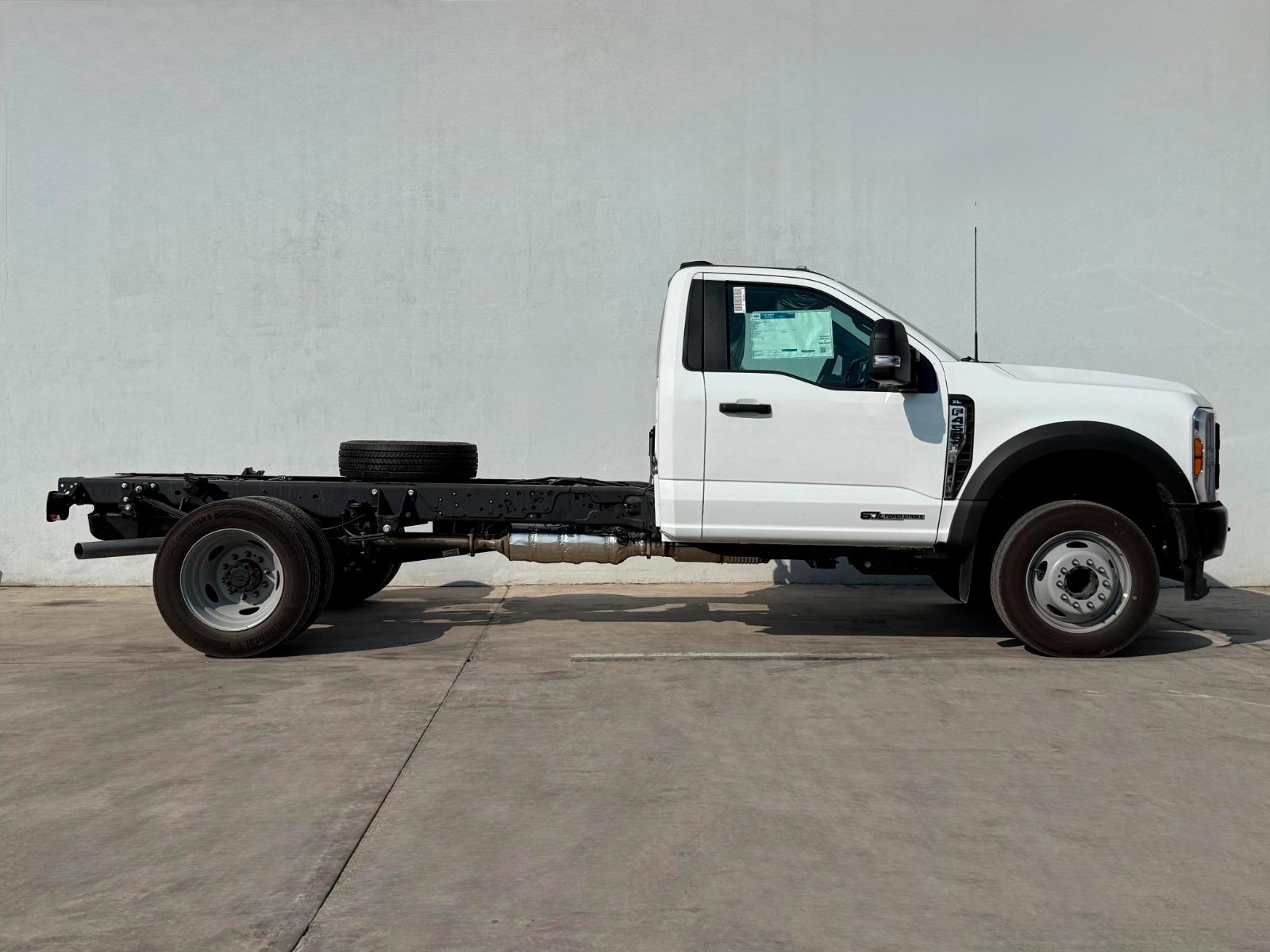 2026 FORD F-450 - SIDE_RIGHT