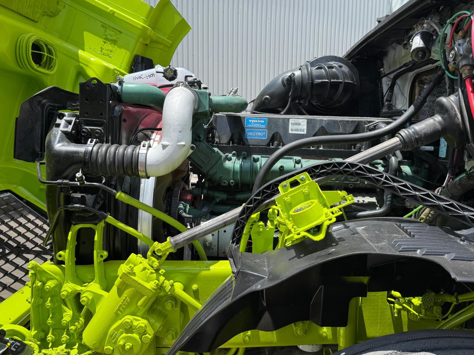 2015 VOLVO TRUCKS VNL - ENGINE