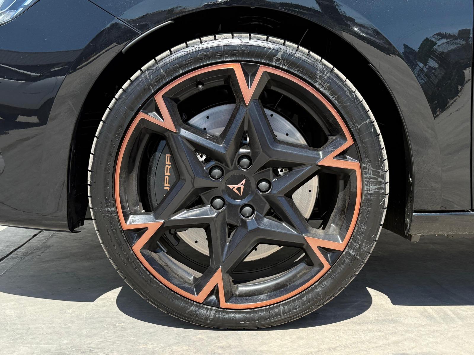 2026 CUPRA Leon - TIRES