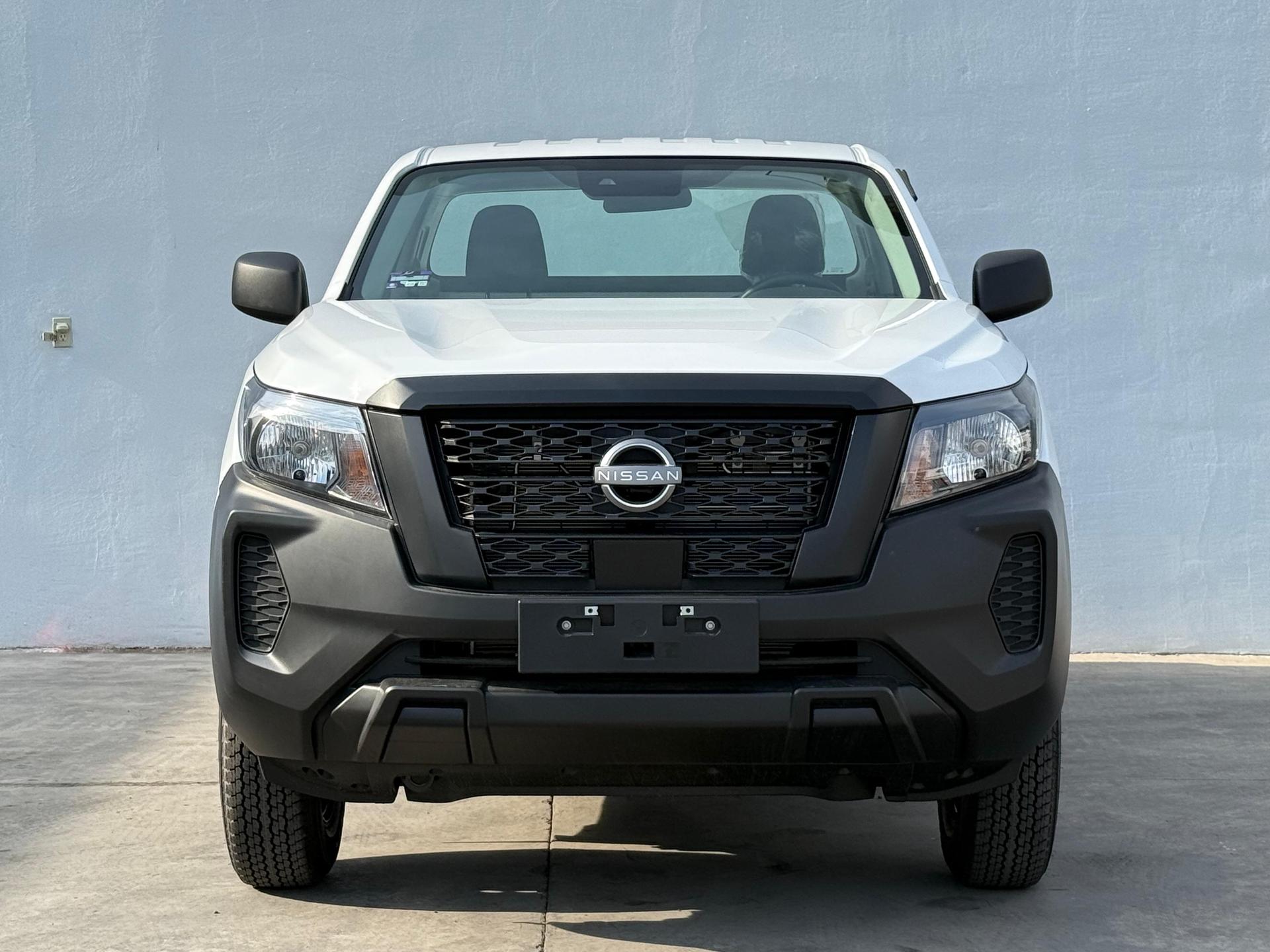 2026 NISSAN NP300 - FRONT