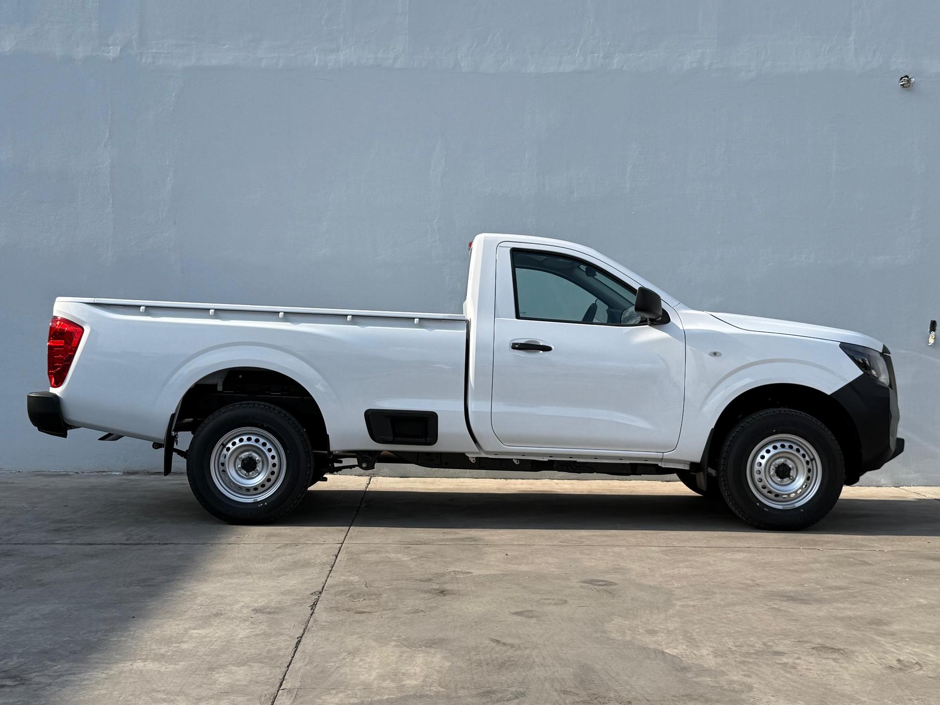 2026 NISSAN NP300 - SIDE_RIGHT