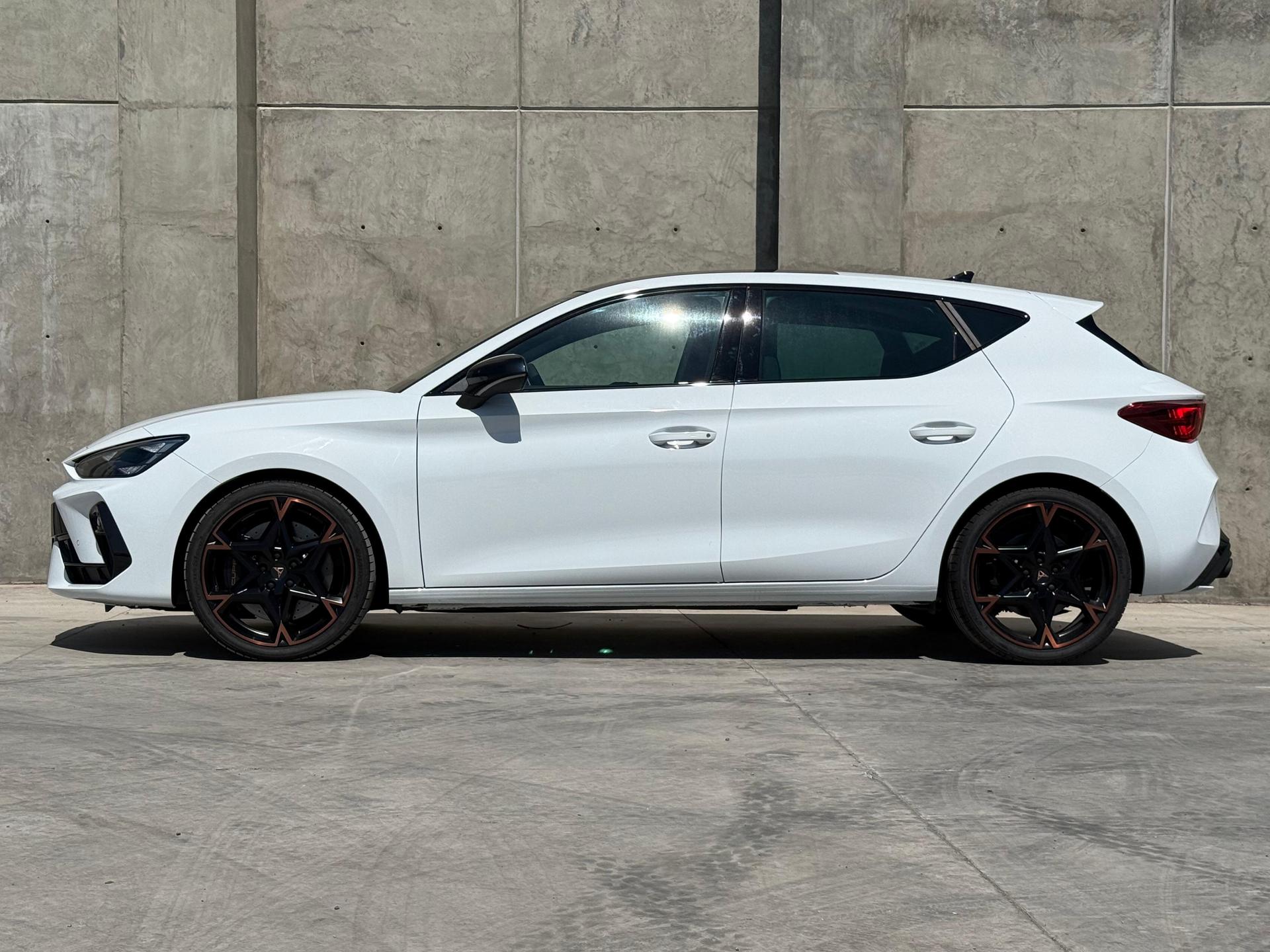 2026 CUPRA Leon - SIDE_LEFT