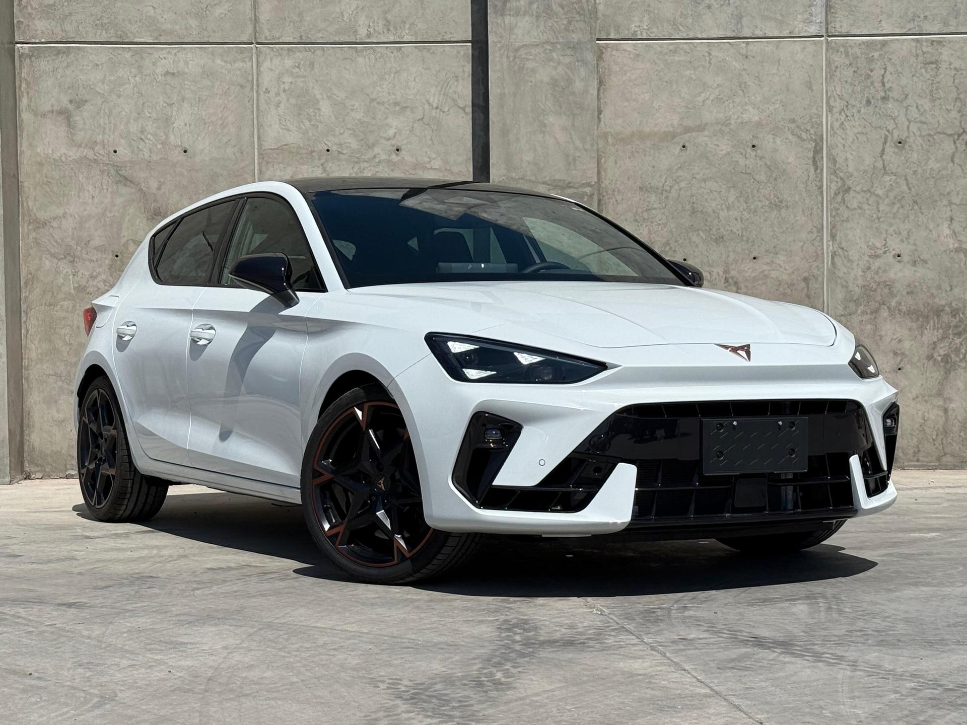 2026 CUPRA Leon - FRONT_PASSENGER_SIDE