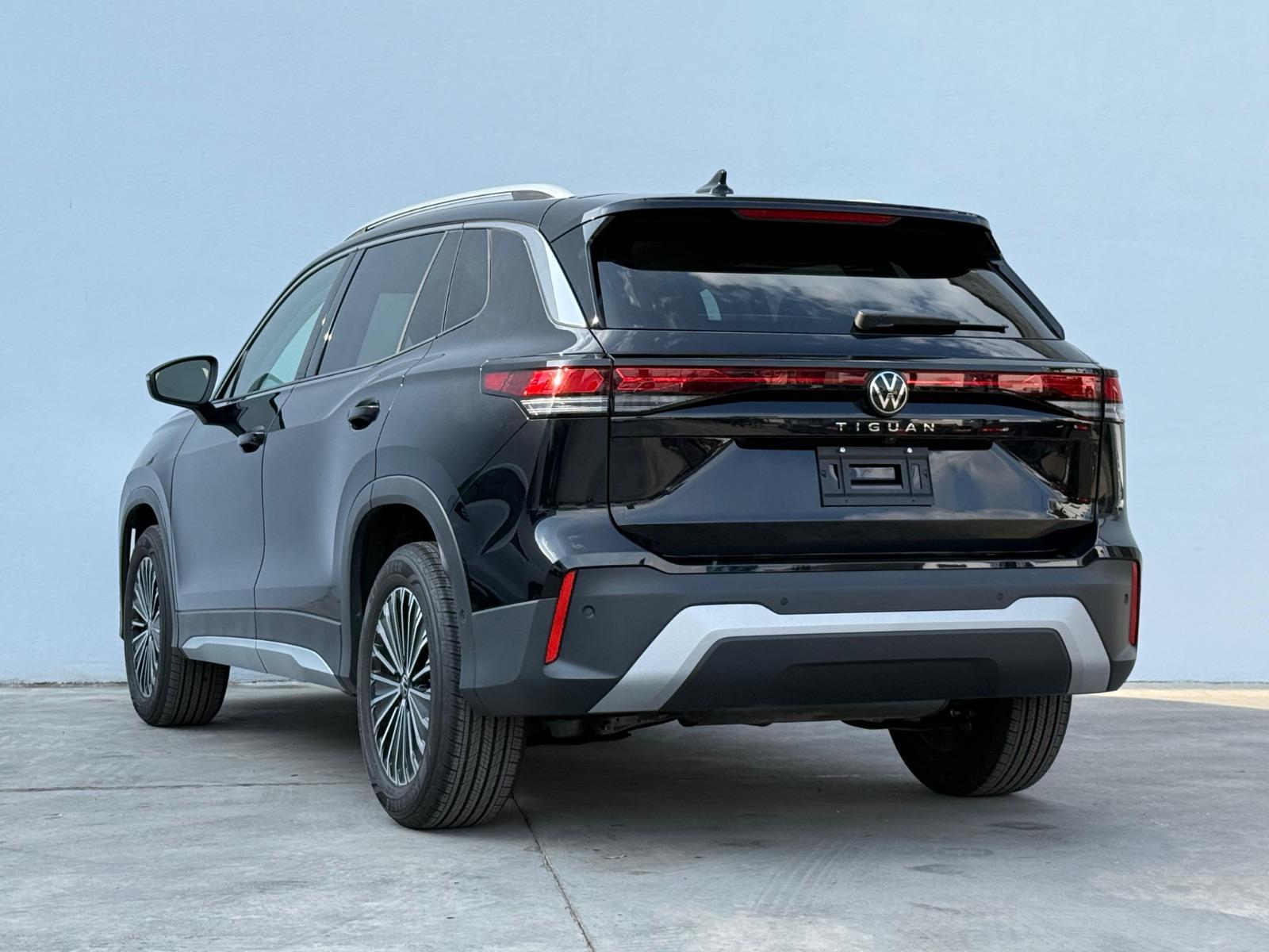 2026 VOLKSWAGEN Tiguan - REAR_DRIVER_SIDE