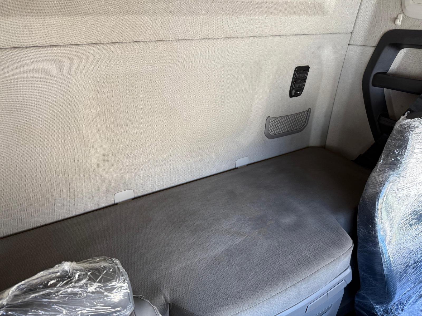 2022 SCANIA - SEATS_REAR