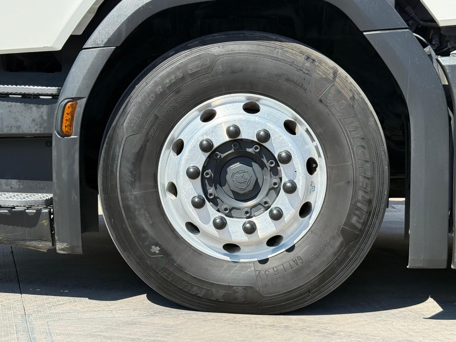 2022 SCANIA - TIRES