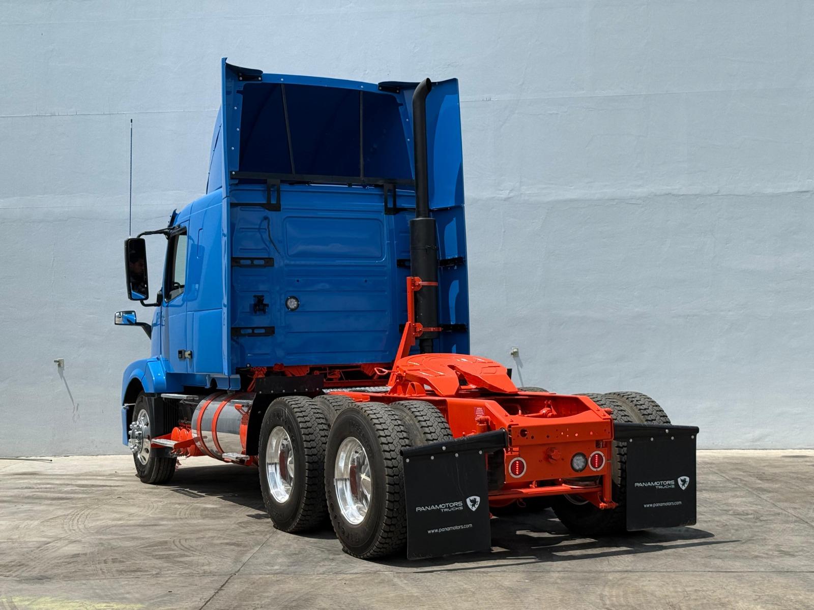 2016 VOLVO TRUCKS VNL - REAR_DRIVER_SIDE