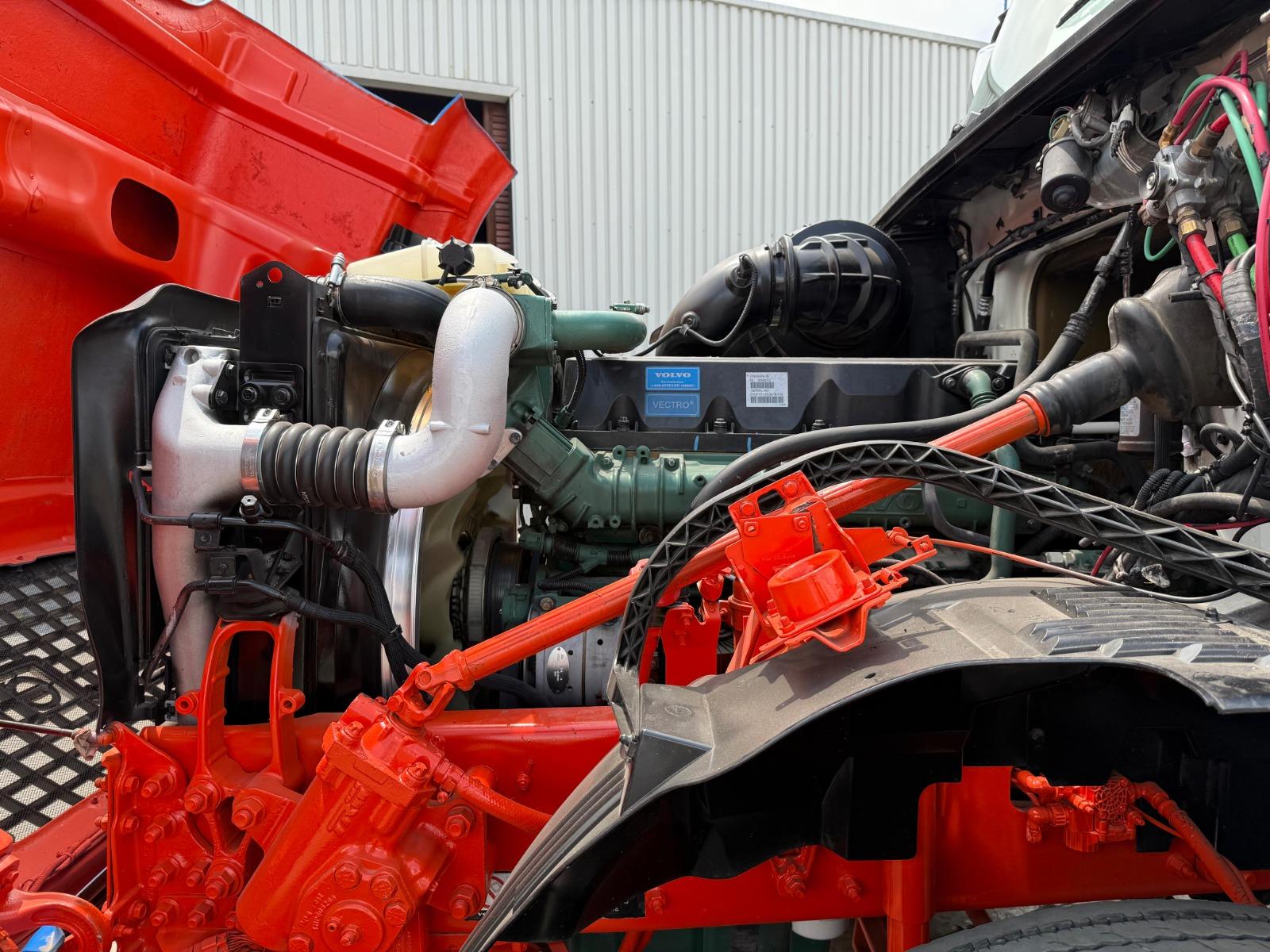 2016 VOLVO TRUCKS VNL - ENGINE