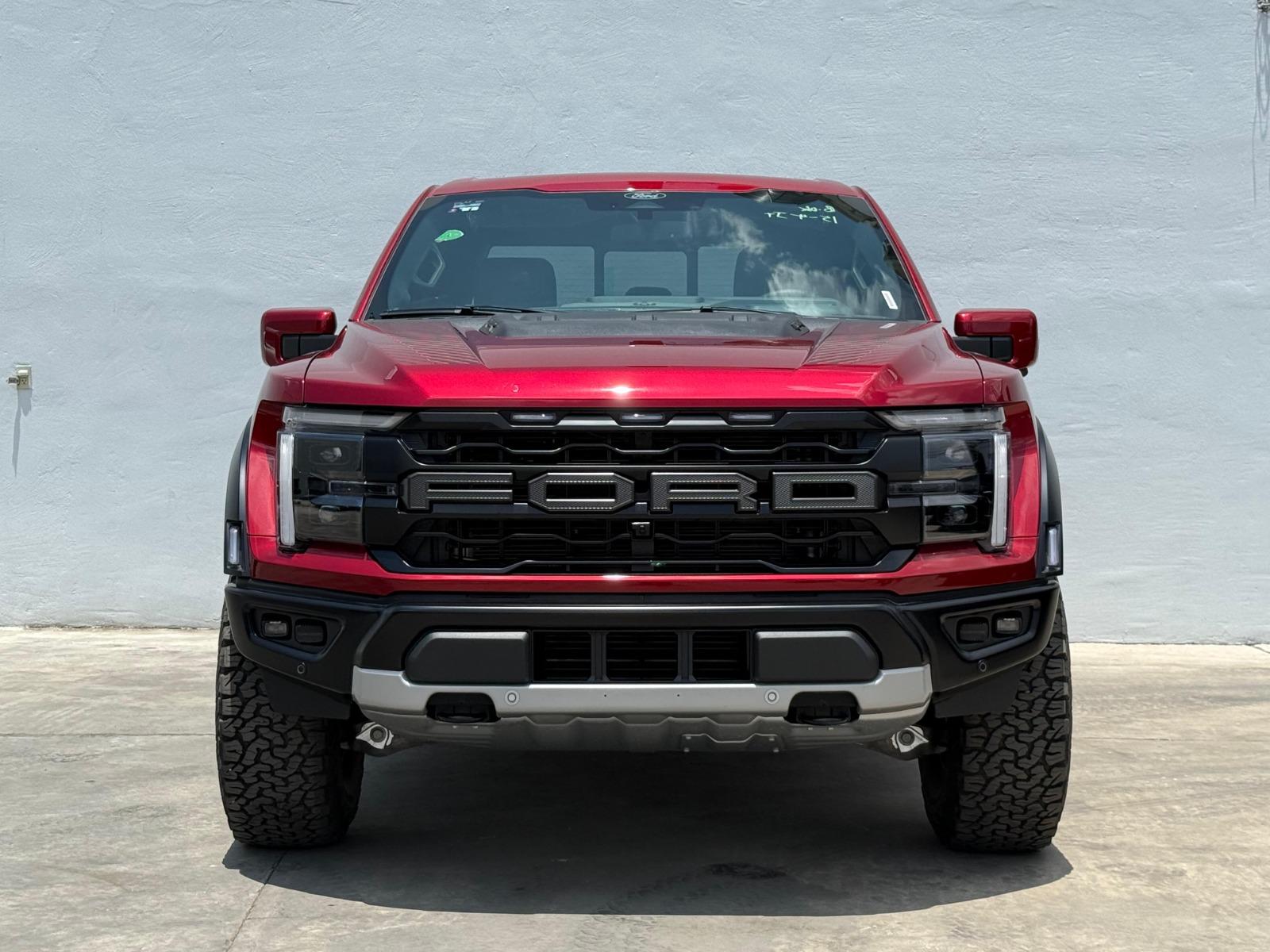 2026 FORD Lobo - FRONT