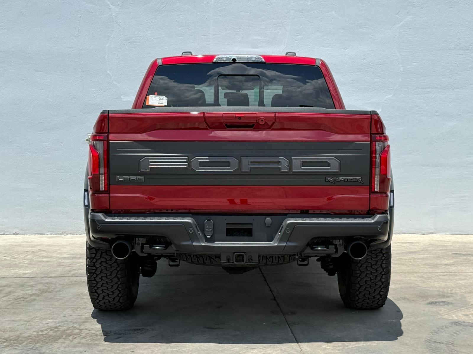 2026 FORD Lobo - BACK