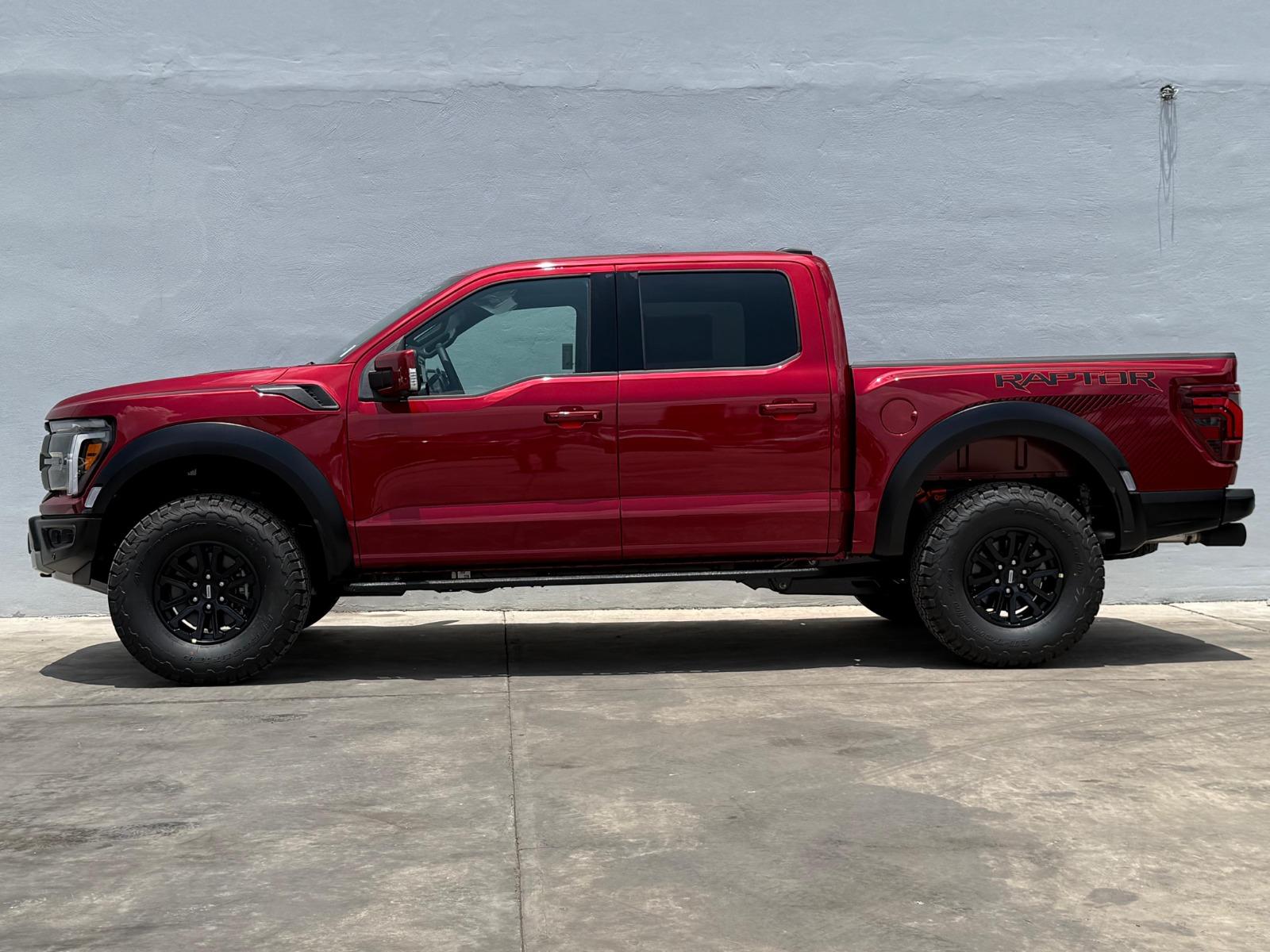 2026 FORD Lobo - SIDE_LEFT