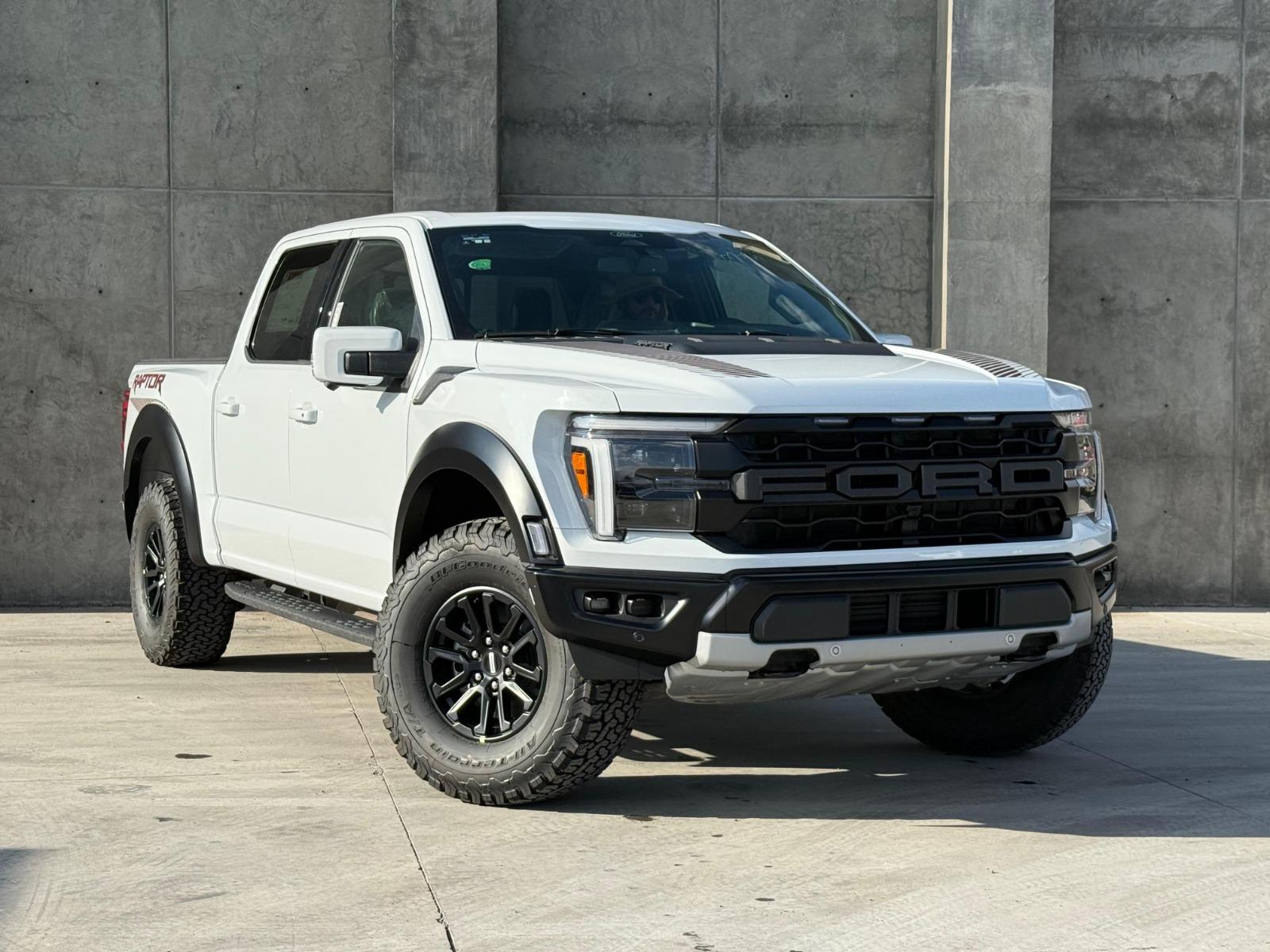 2026 FORD Lobo - FRONT_PASSENGER_SIDE