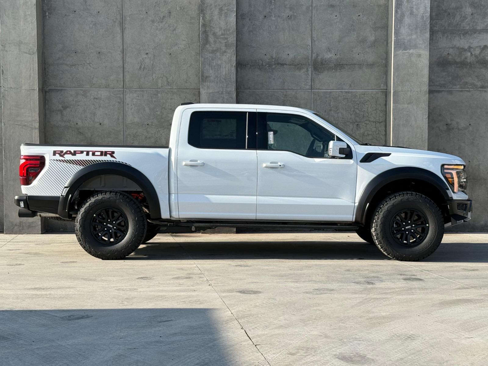 2026 FORD Lobo - SIDE_RIGHT