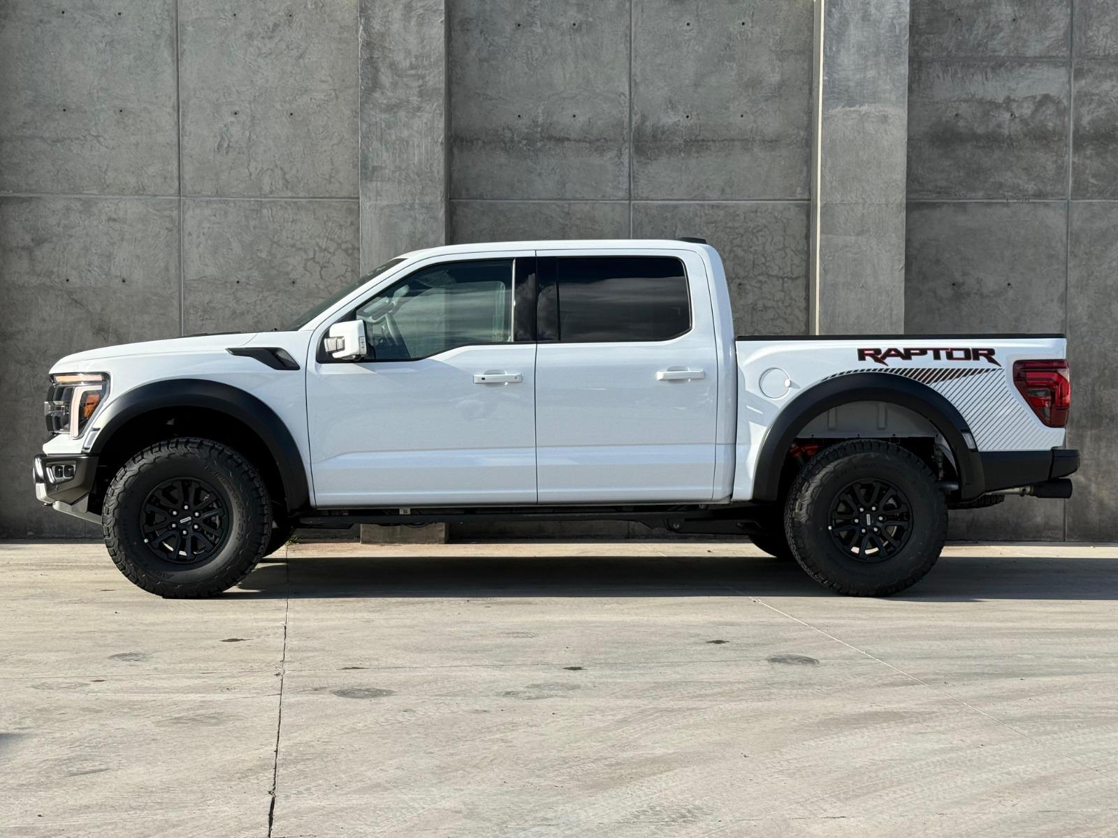 2026 FORD Lobo - SIDE_LEFT