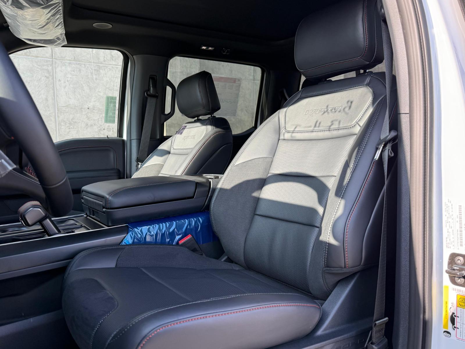 2026 FORD Lobo - SEATS_FRONT