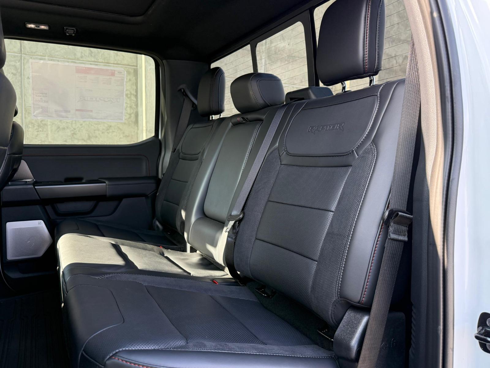 2026 FORD Lobo - SEATS_REAR