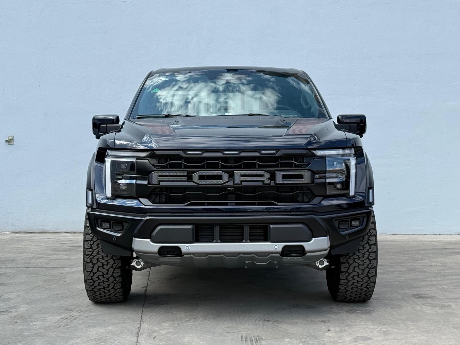 2026 FORD Lobo - FRONT