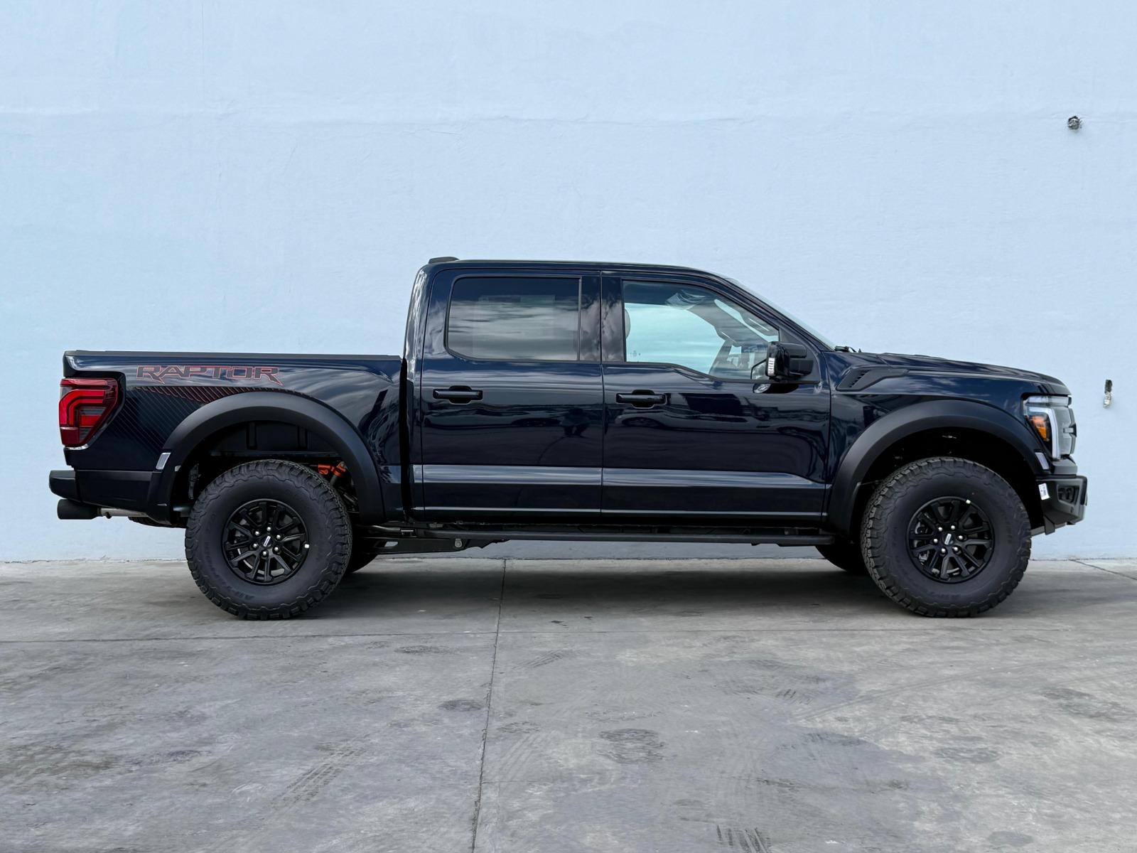 2026 FORD Lobo - SIDE_RIGHT