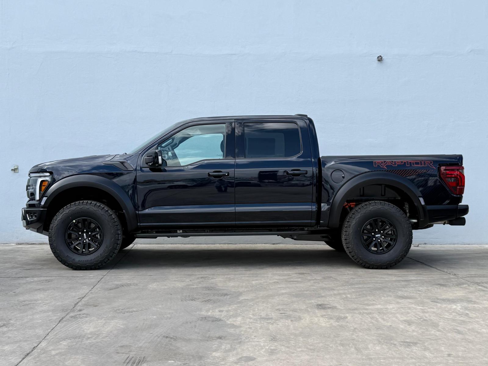2026 FORD Lobo - SIDE_LEFT