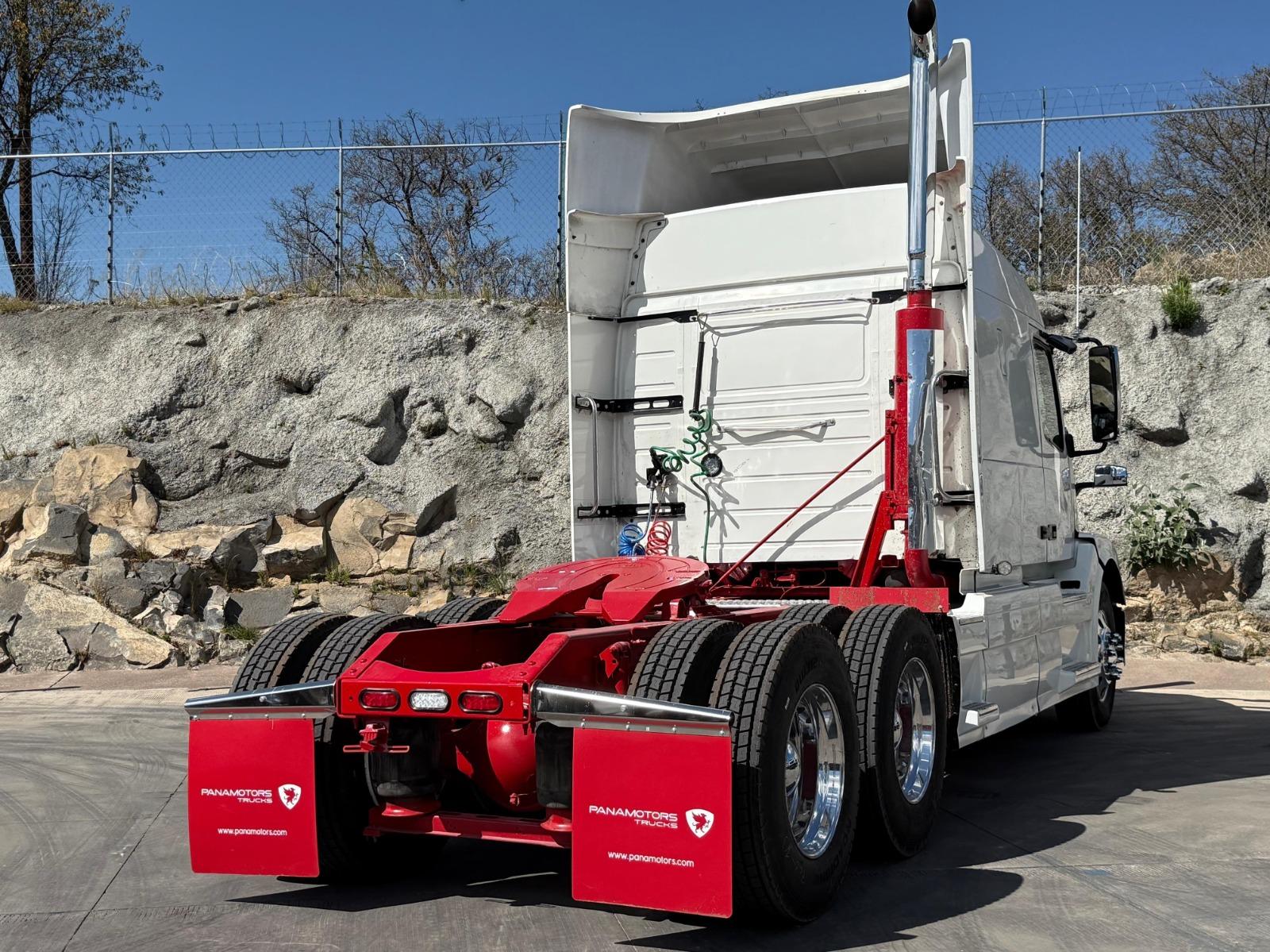 2016 VOLVO TRUCKS VNL 64T 670 - REAR_PASSENGER_SIDE