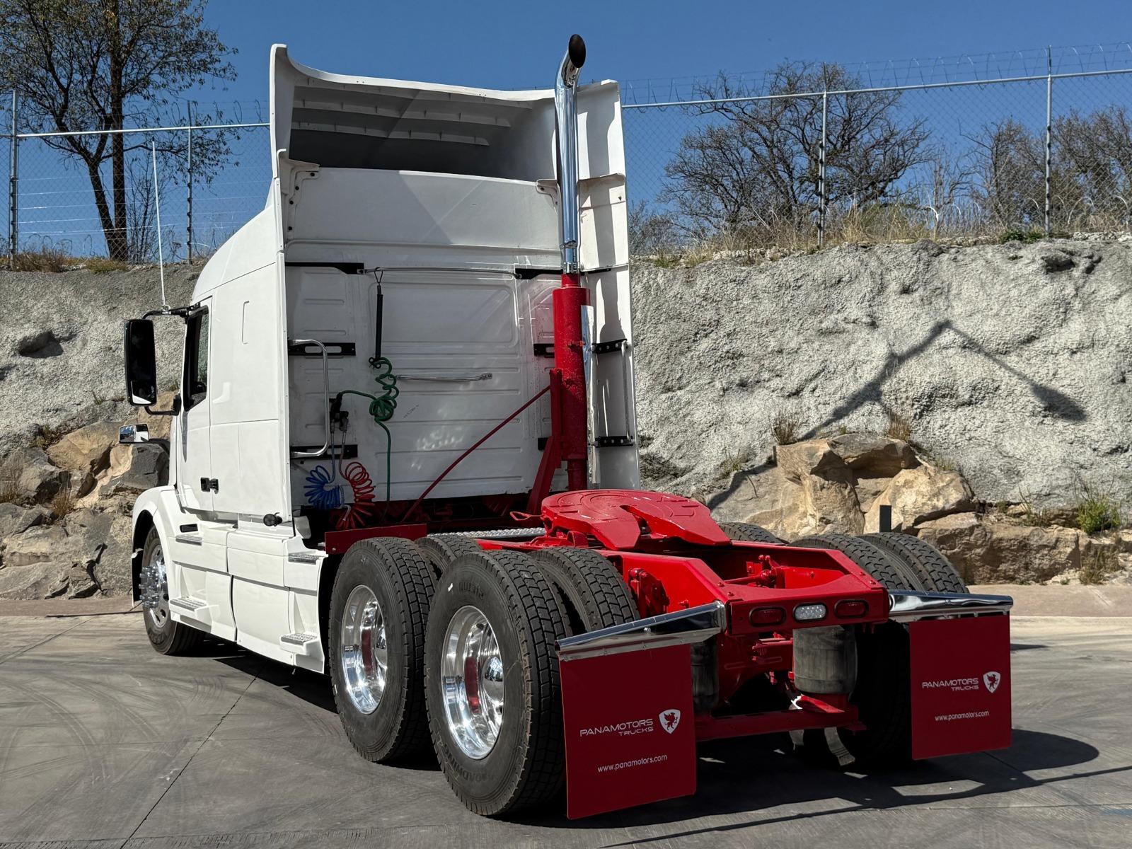 2016 VOLVO TRUCKS VNL 64T 670 - REAR_DRIVER_SIDE