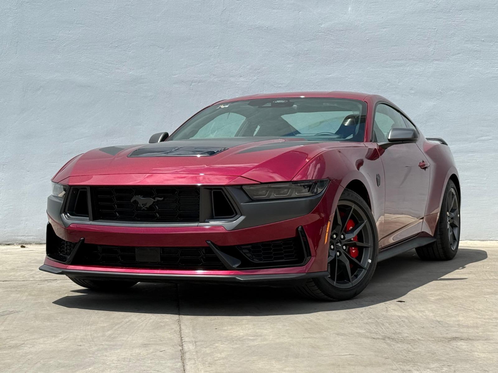 FORD Mustang Dark Horse
