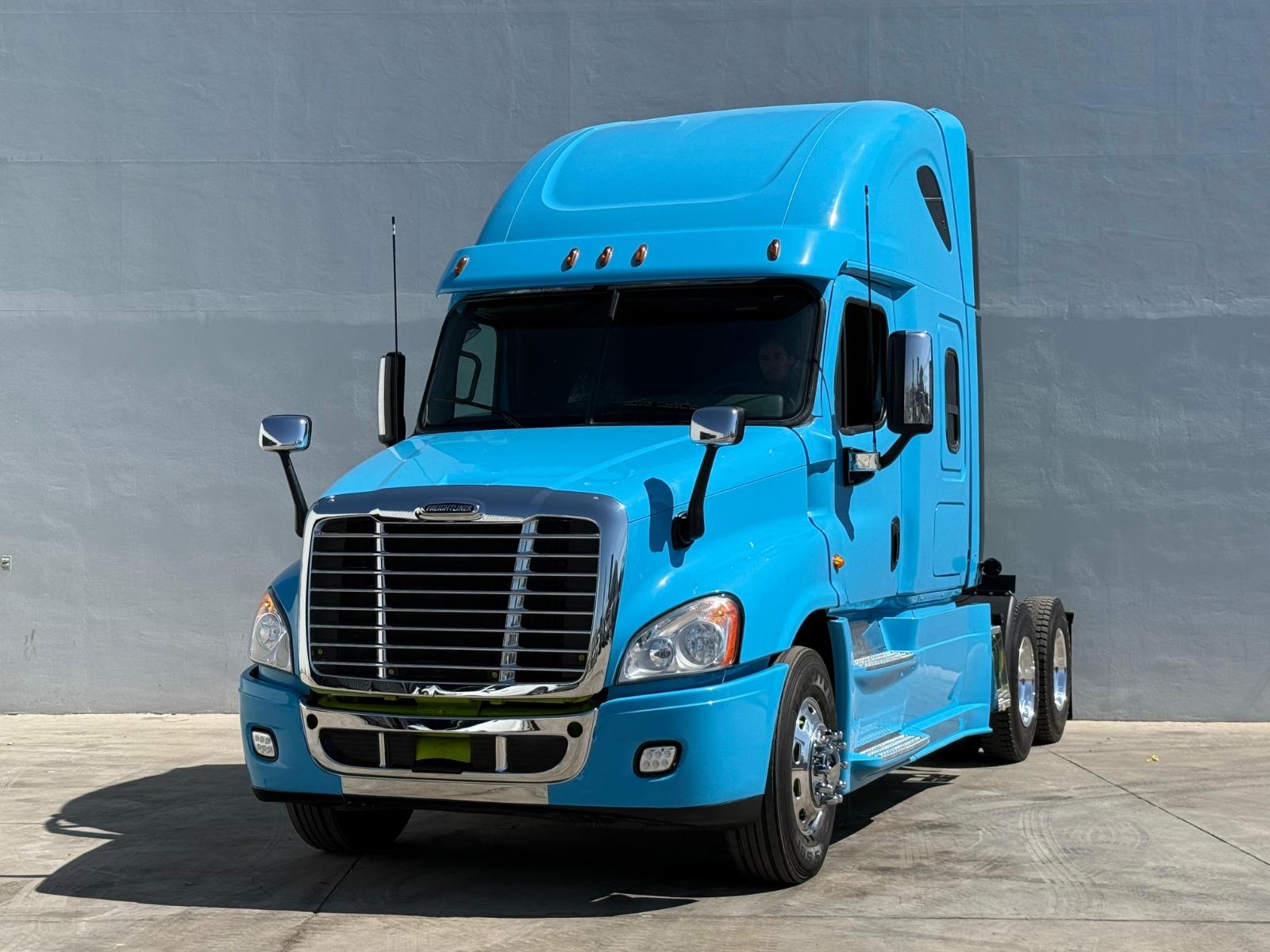 2016 FREIGHTLINER Cascadia - FRONT_DRIVER_SIDE