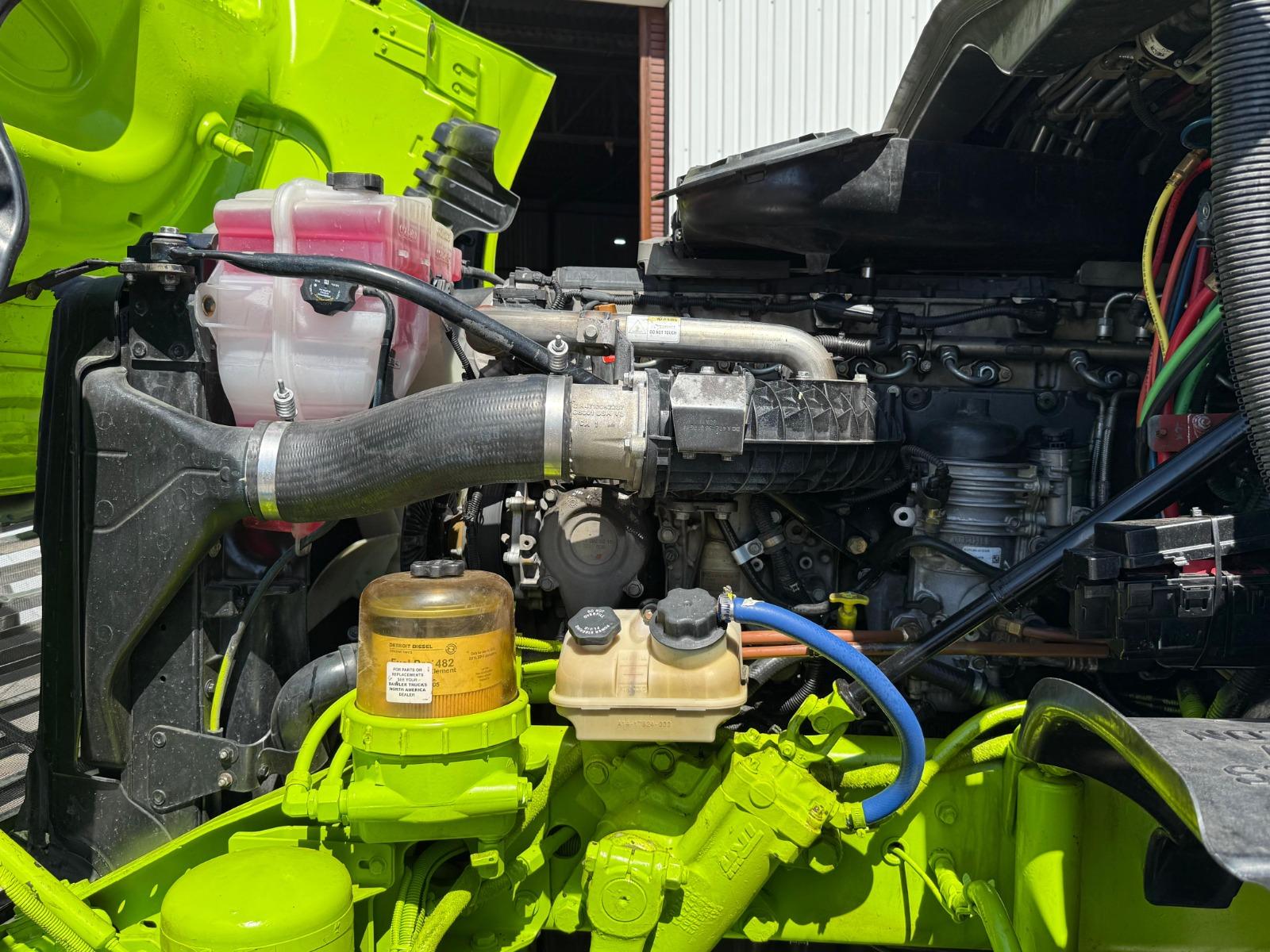 2016 FREIGHTLINER Cascadia - ENGINE
