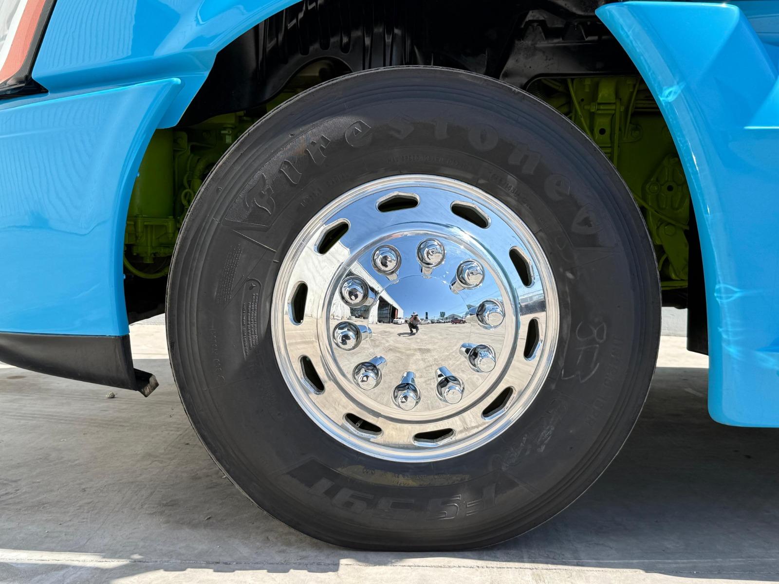2016 FREIGHTLINER Cascadia - TIRES