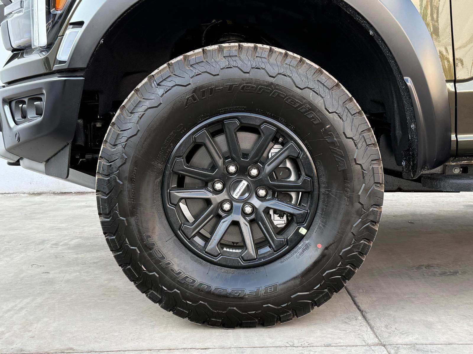 2026 FORD Lobo - TIRES