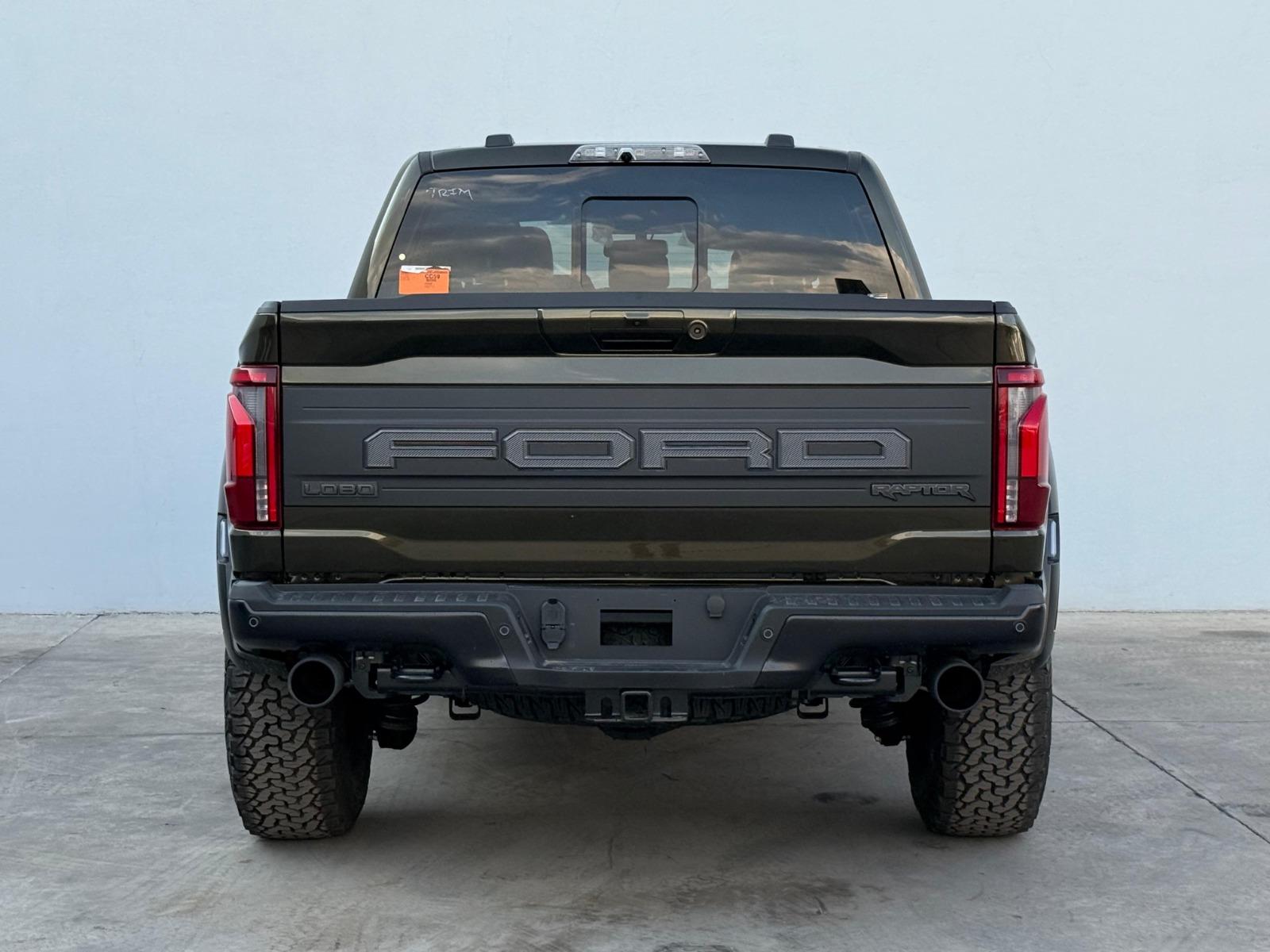 2026 FORD Lobo - BACK