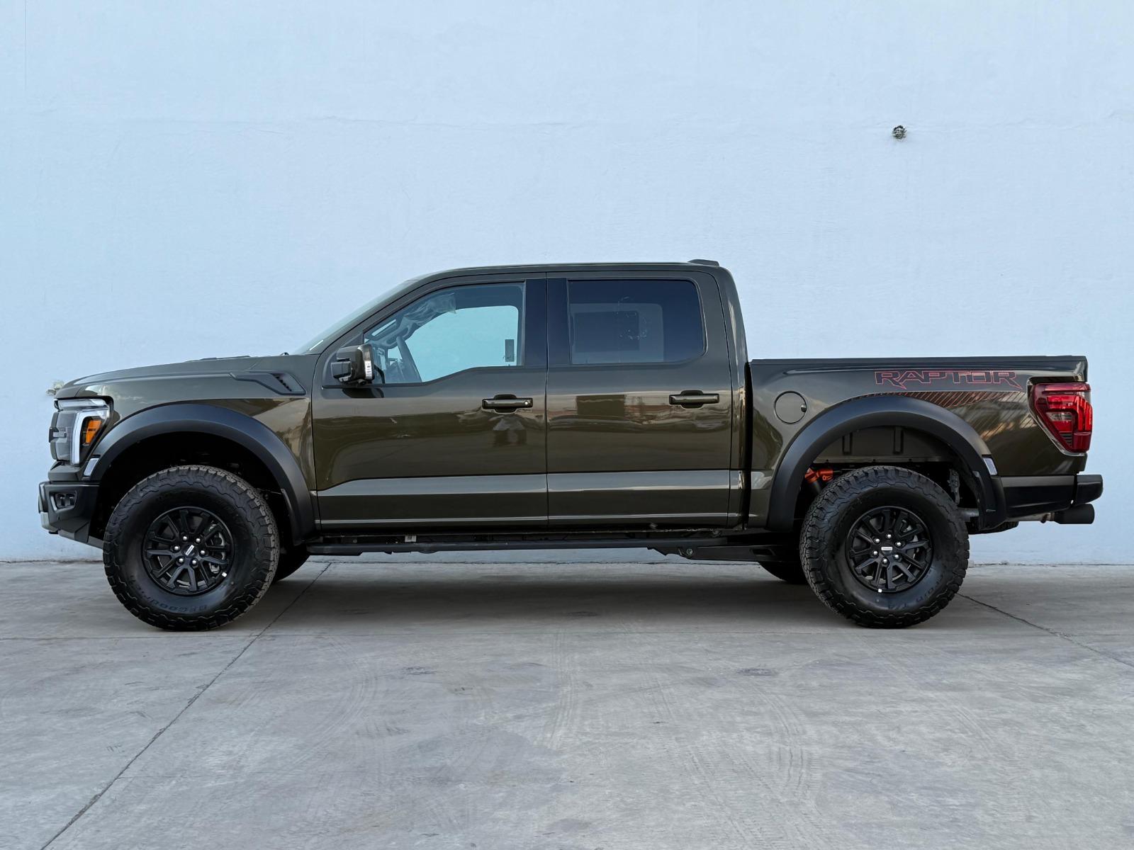 2026 FORD Lobo - SIDE_LEFT