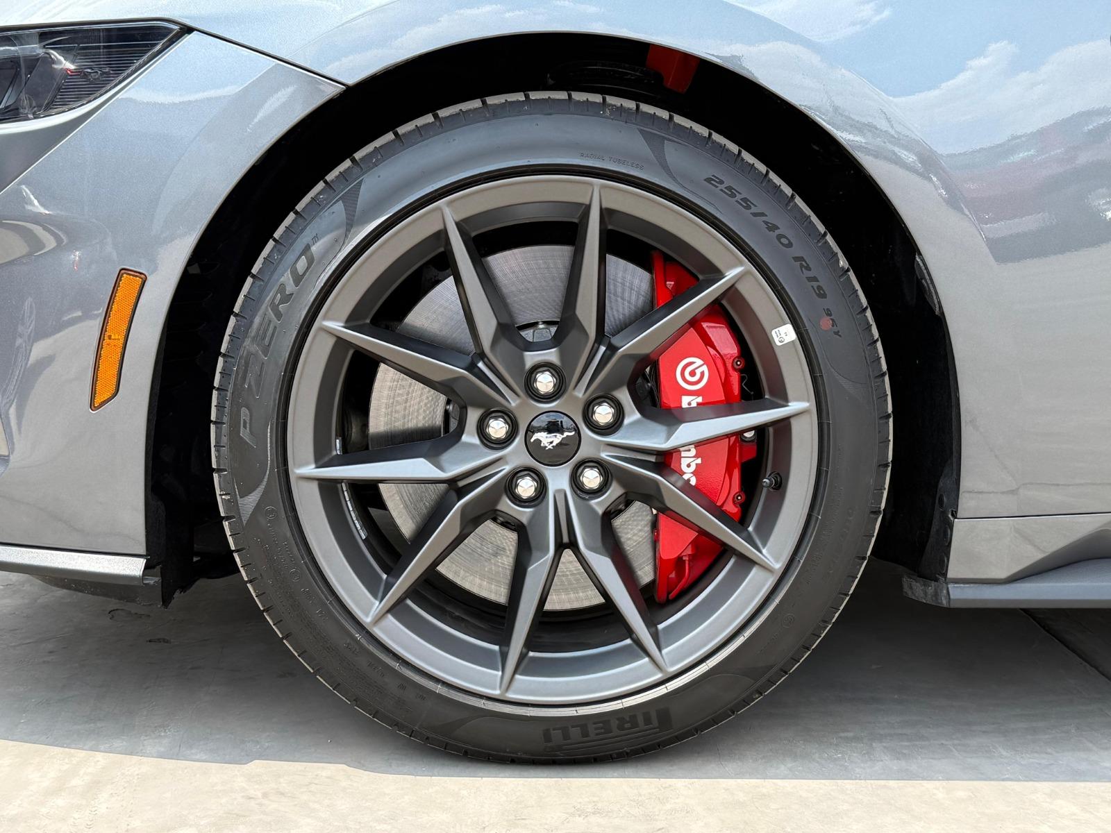 2027 FORD Mustang - TIRES