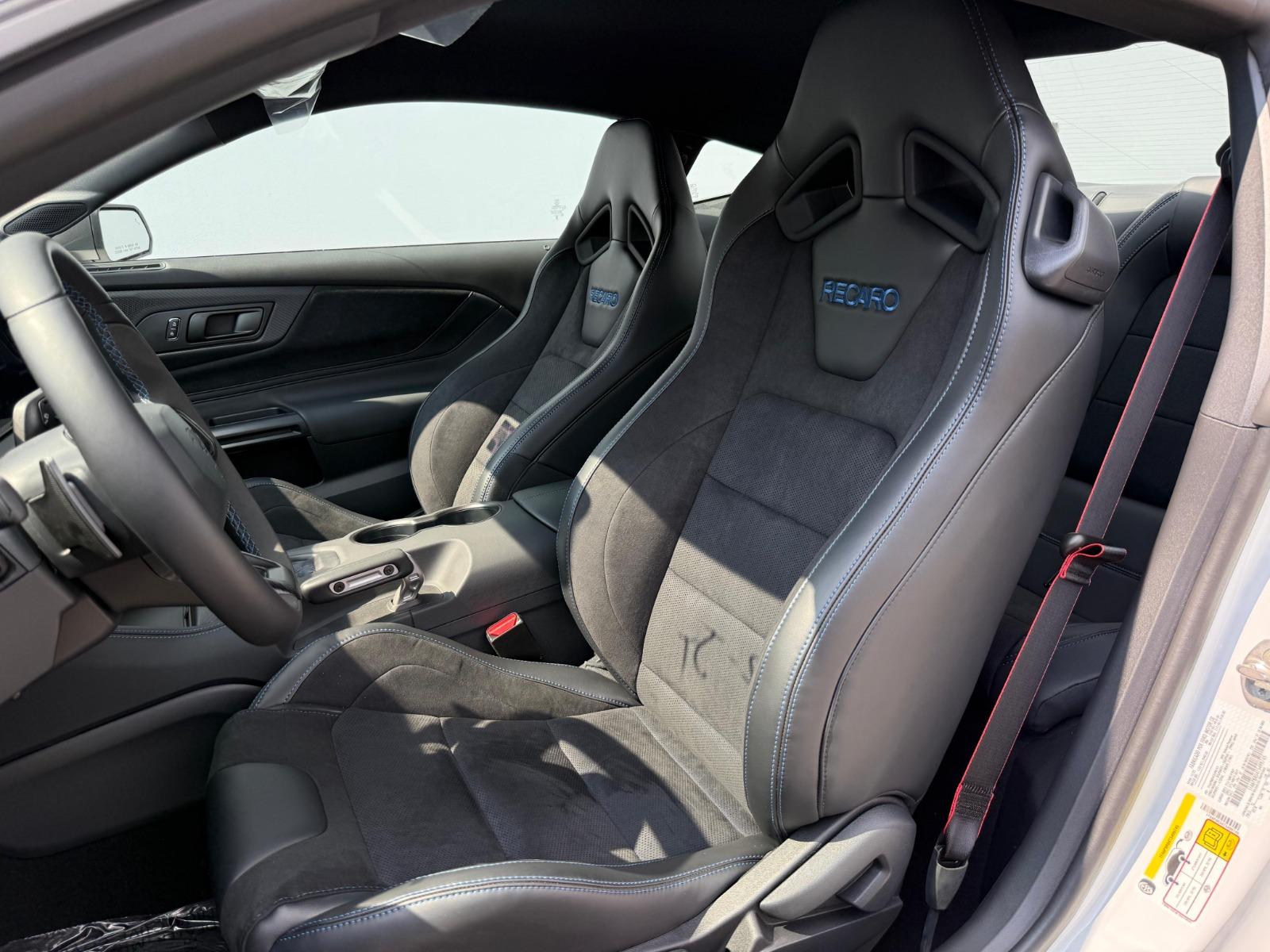2026 FORD Mustang - SEATS_FRONT