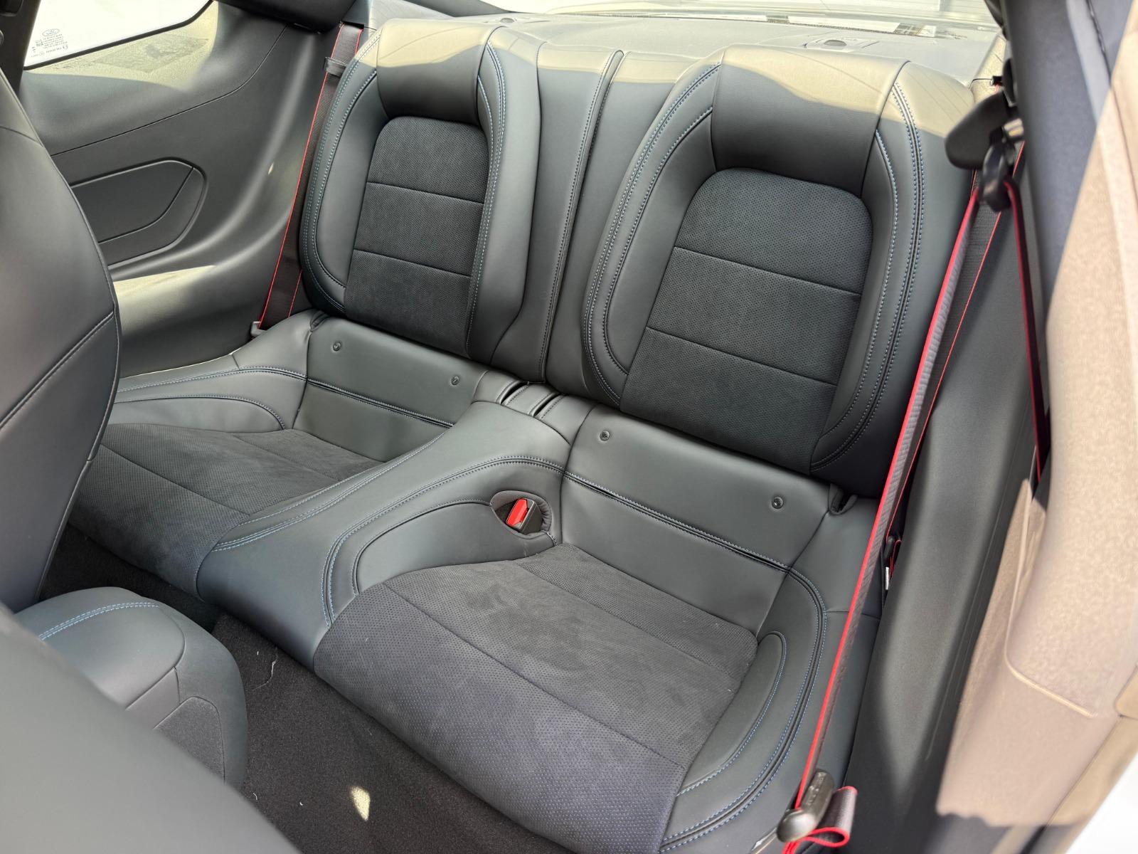 2026 FORD Mustang - SEATS_REAR
