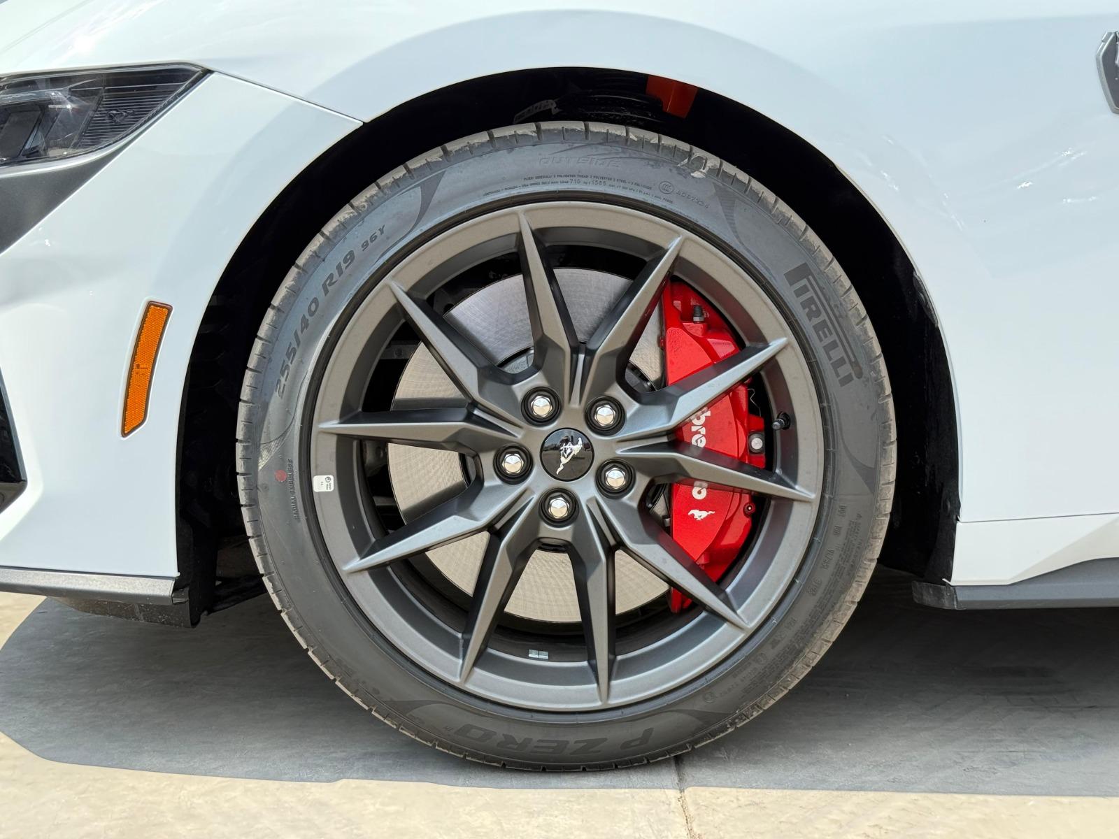 2026 FORD Mustang - TIRES