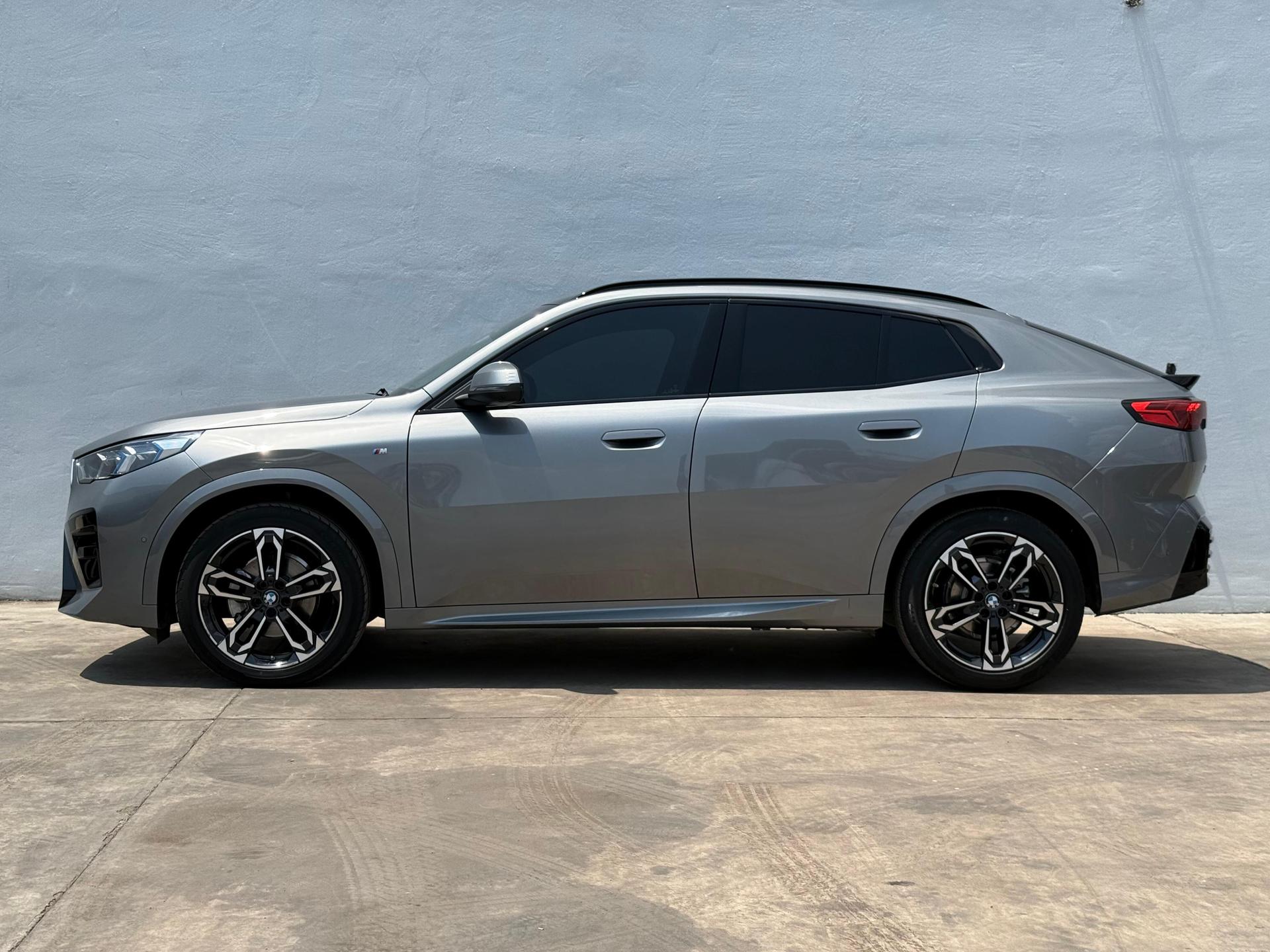 2025 BMW X2 - SIDE_LEFT