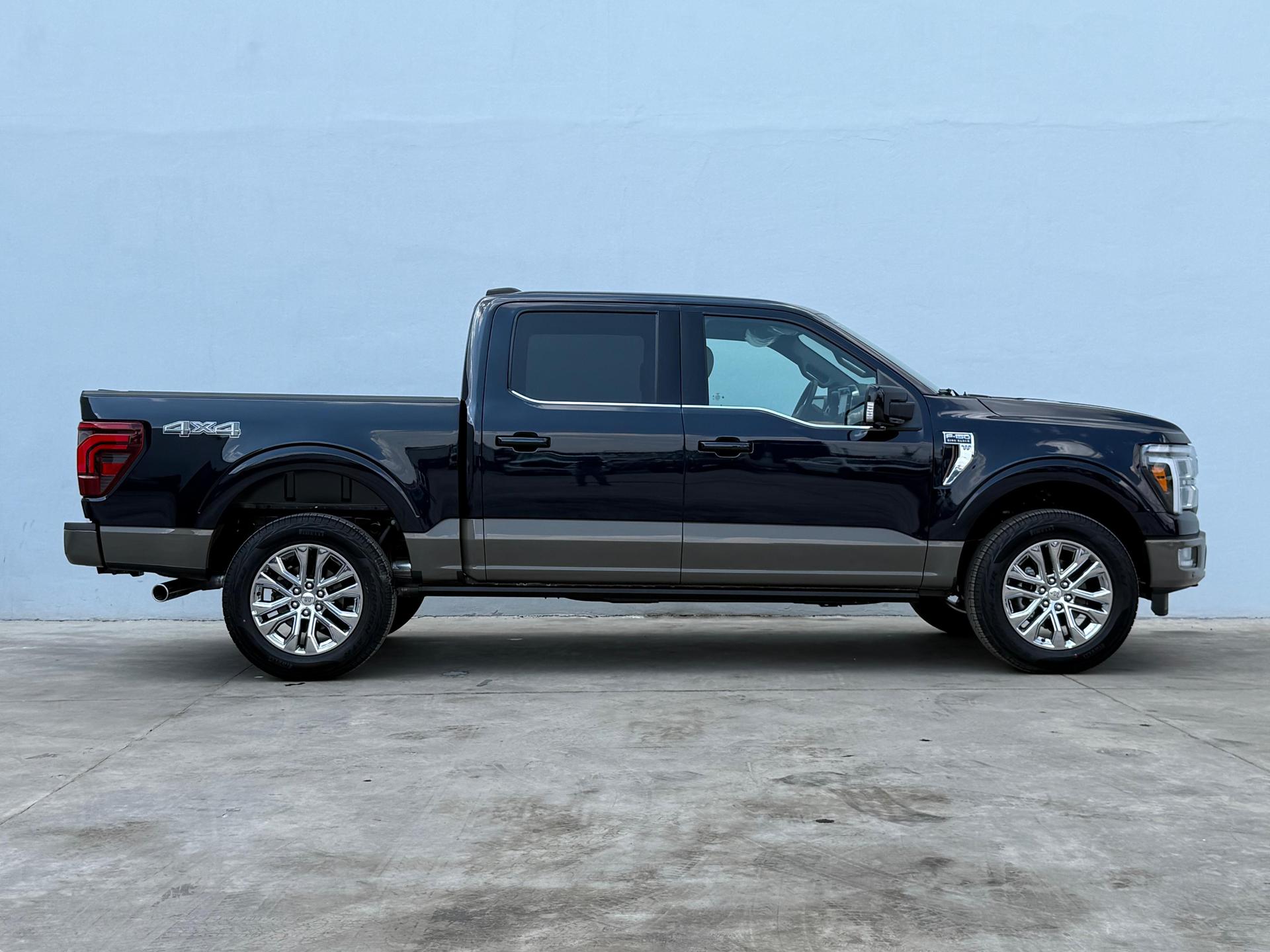 2026 FORD Lobo - SIDE_RIGHT