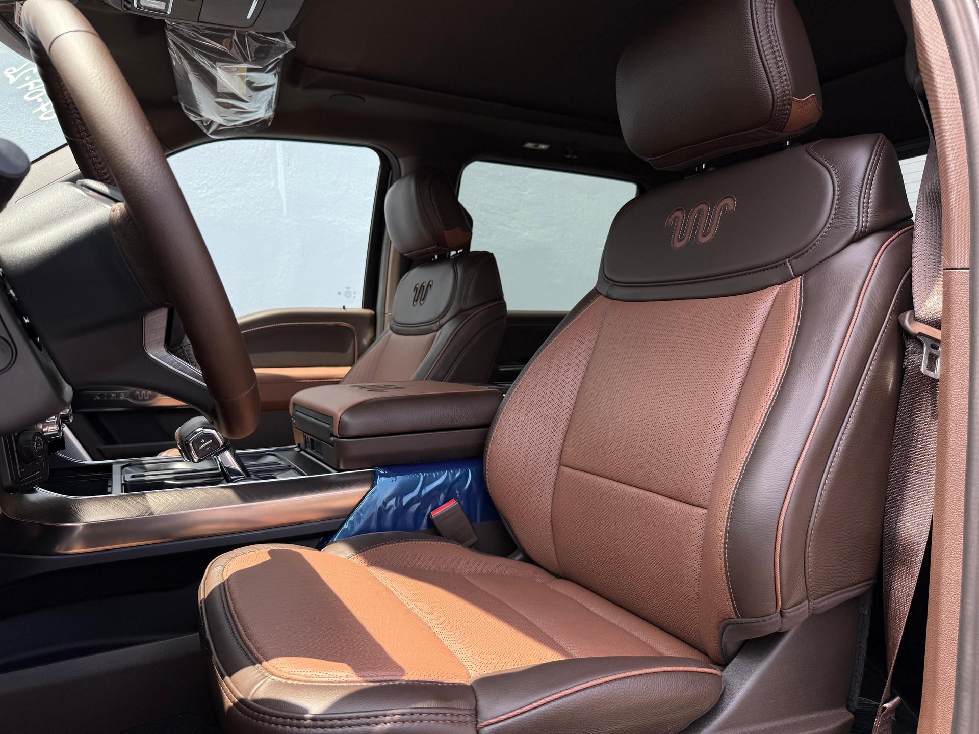 2026 FORD Lobo - SEATS_FRONT