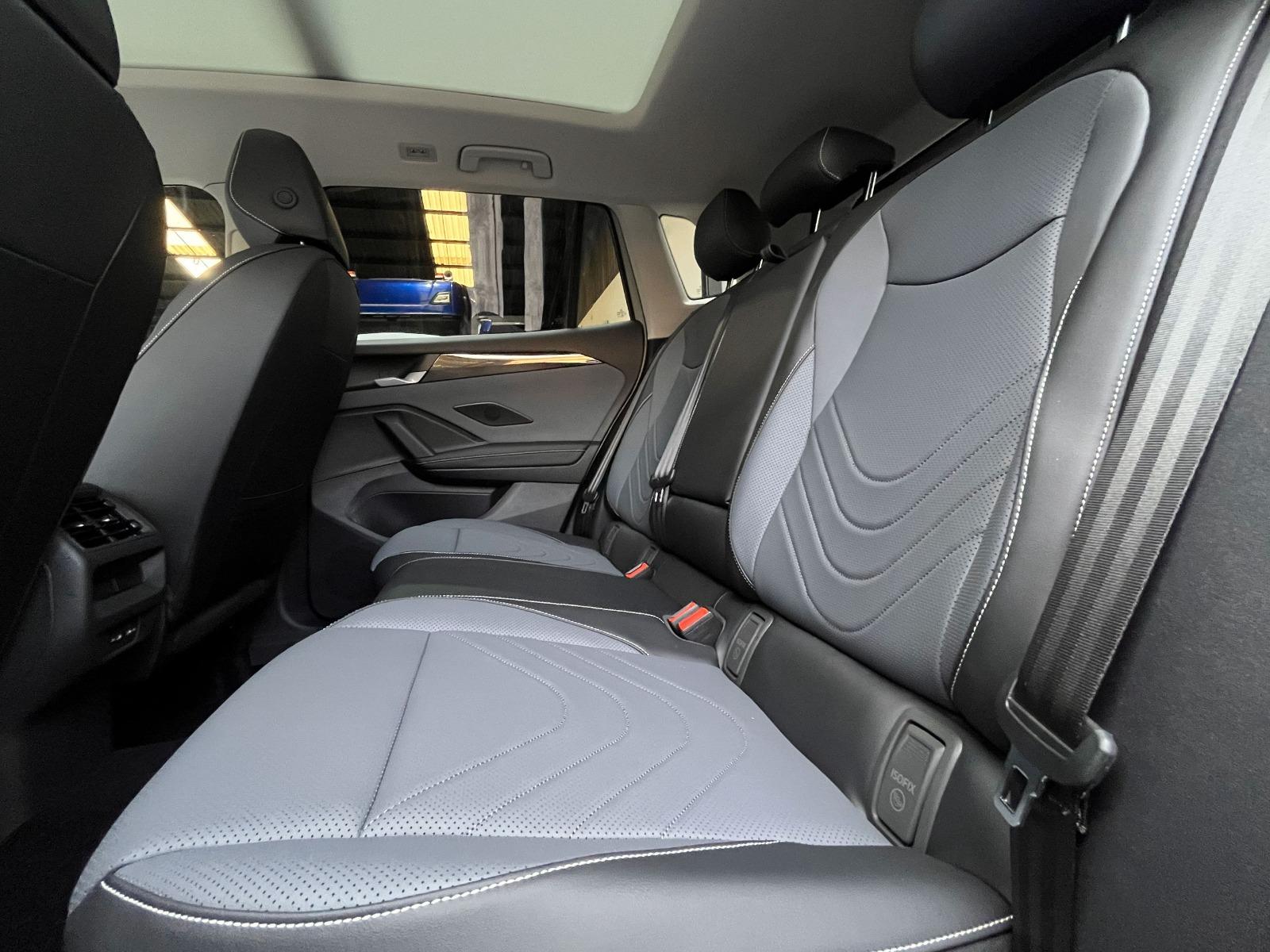 2026 VOLKSWAGEN Tiguan - SEATS_REAR