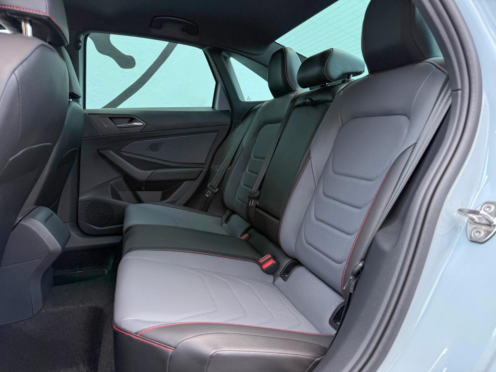 2026 VOLKSWAGEN Jetta - SEATS_REAR