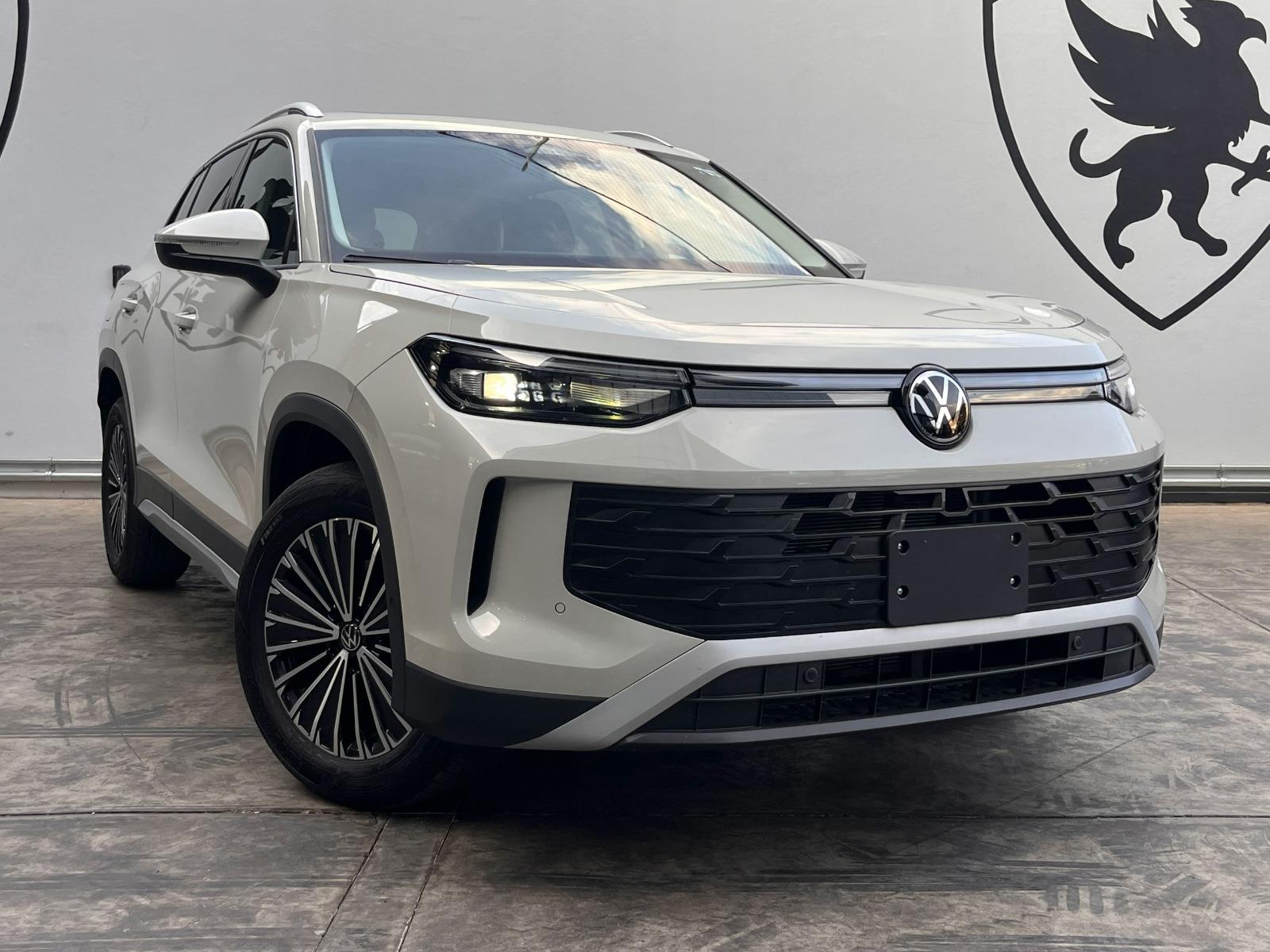2026 VOLKSWAGEN Tiguan - FRONT_PASSENGER_SIDE