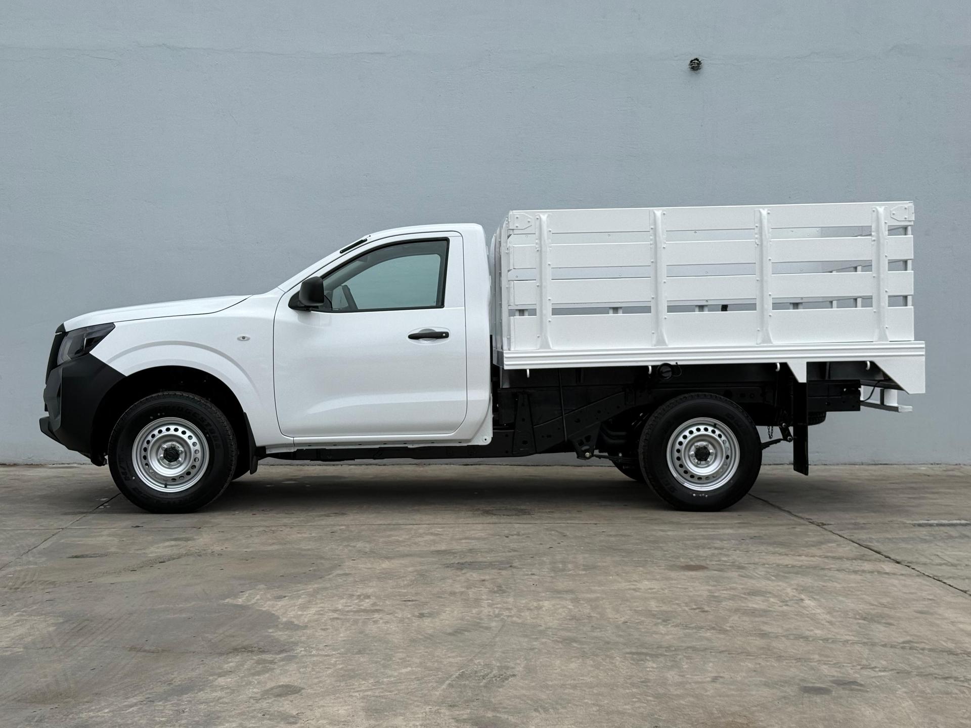 2026 NISSAN NP300 - SIDE_LEFT