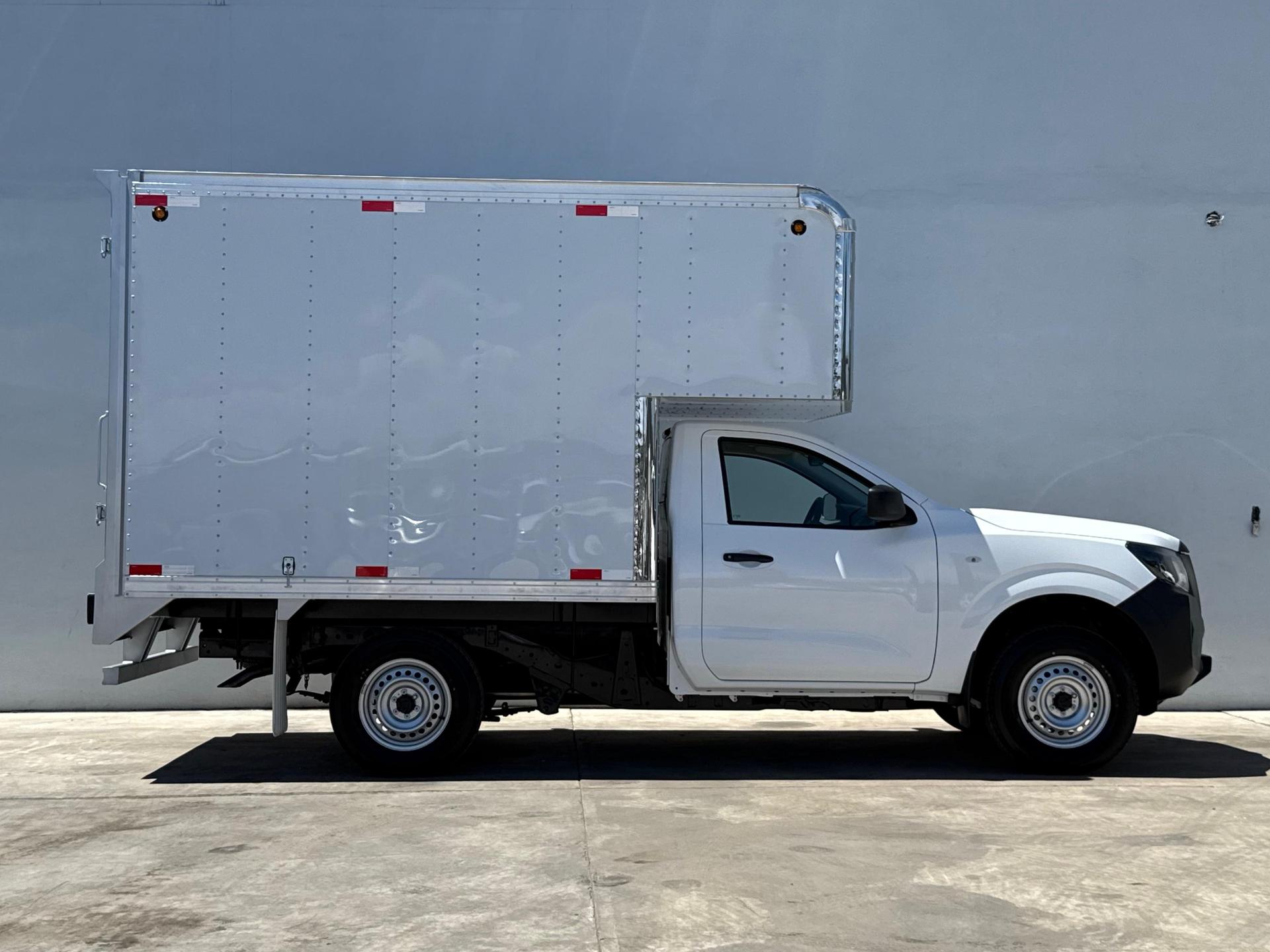 2026 NISSAN NP300 - SIDE_RIGHT
