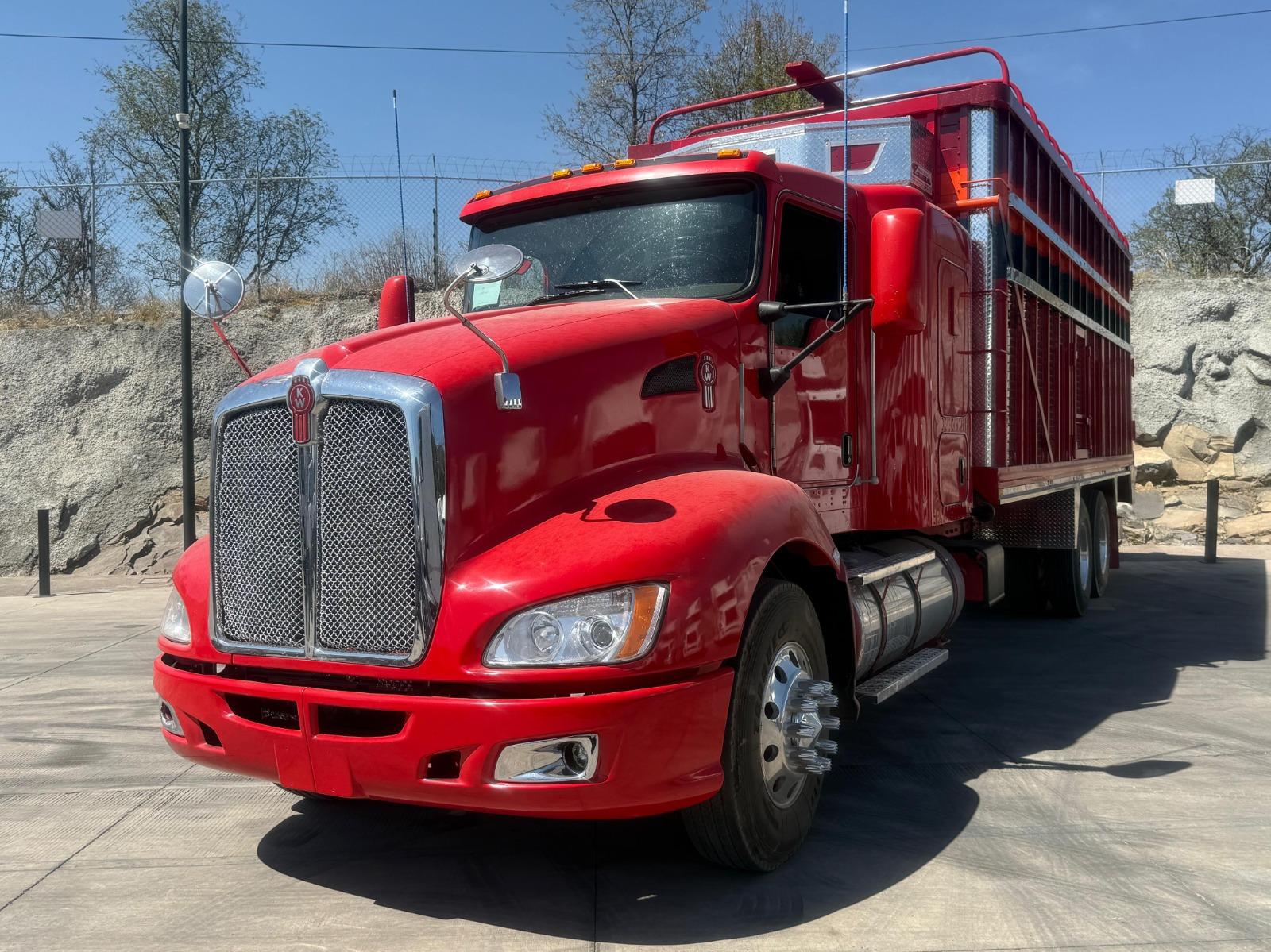 2015 KENWORTH T660 - FRONT_DRIVER_SIDE