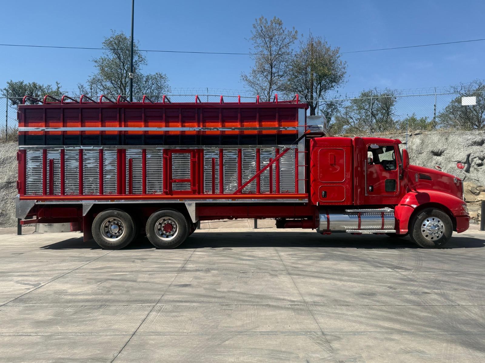 2015 KENWORTH T660 - SIDE_RIGHT